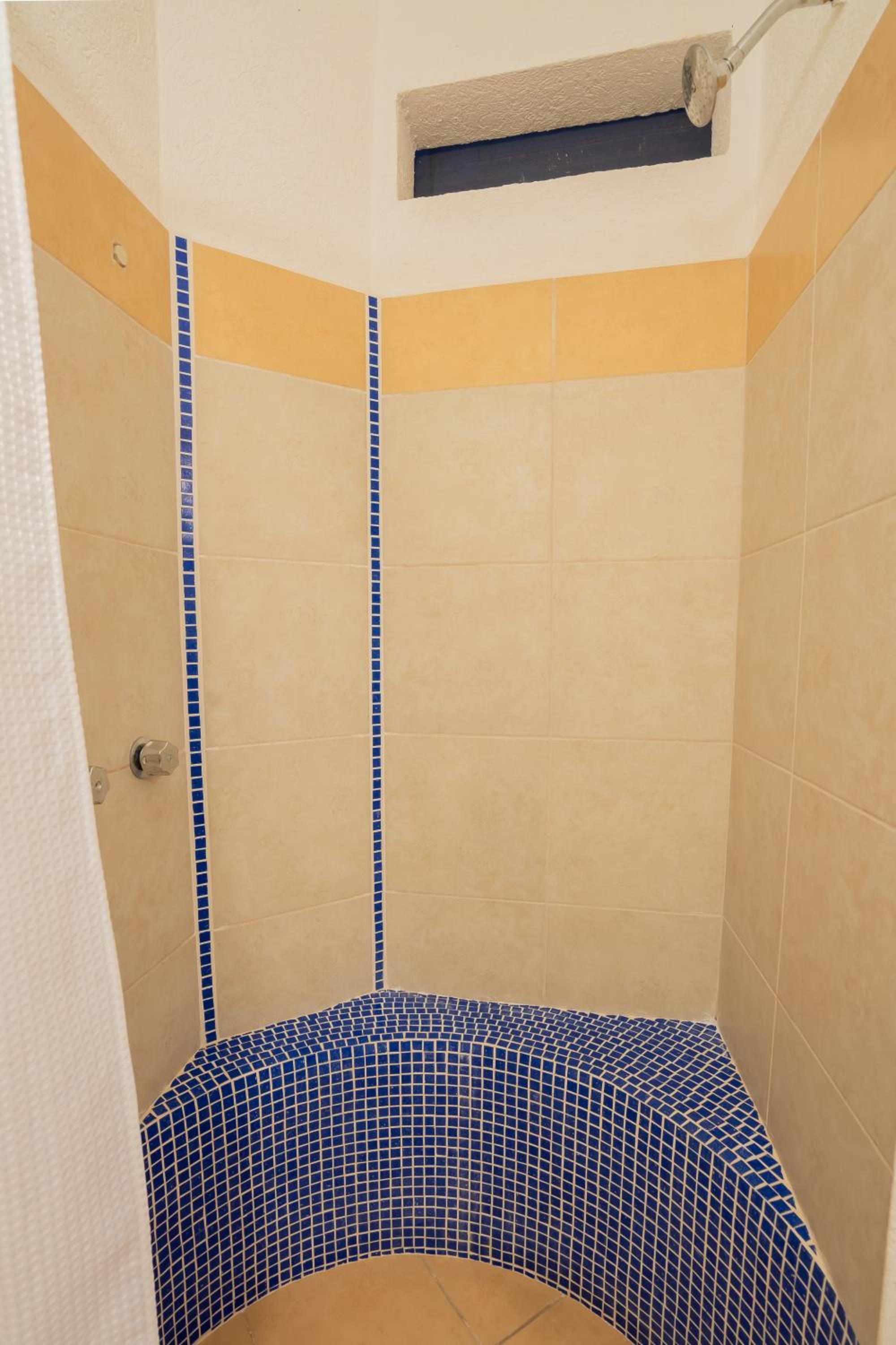 Superior Triple Room photo 3