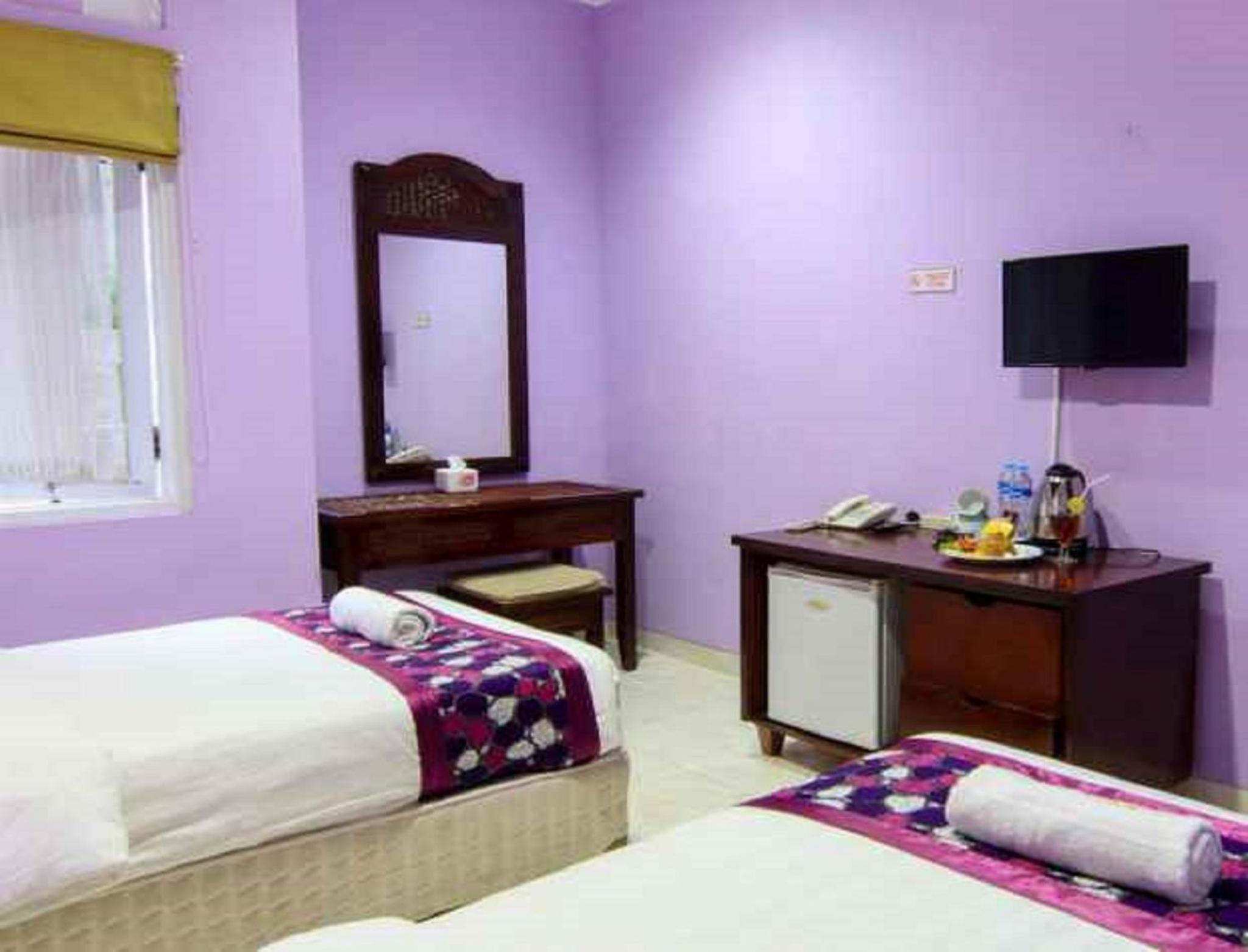 Standard Twin Room - Photo 3