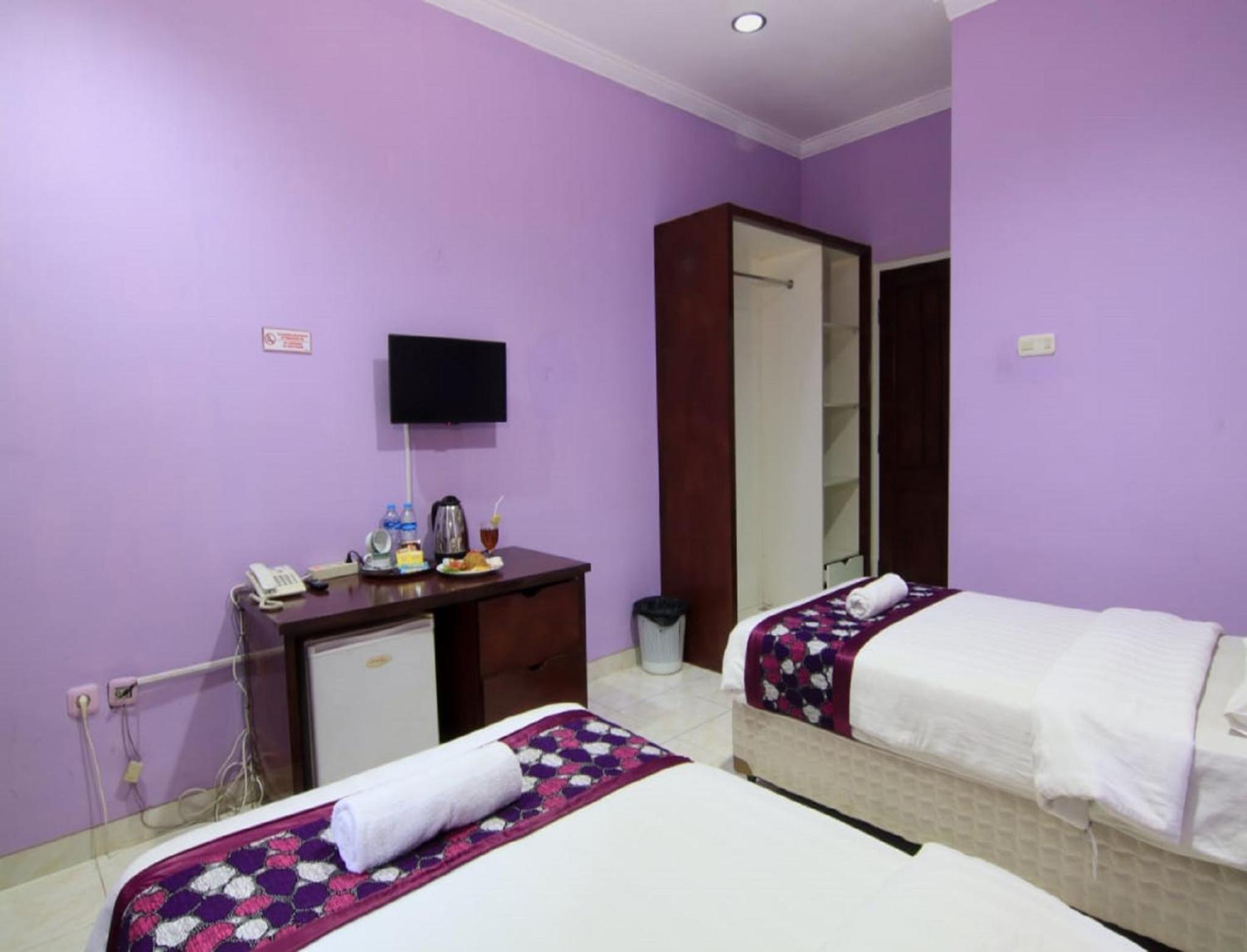 Standard Twin Room - Photo 4