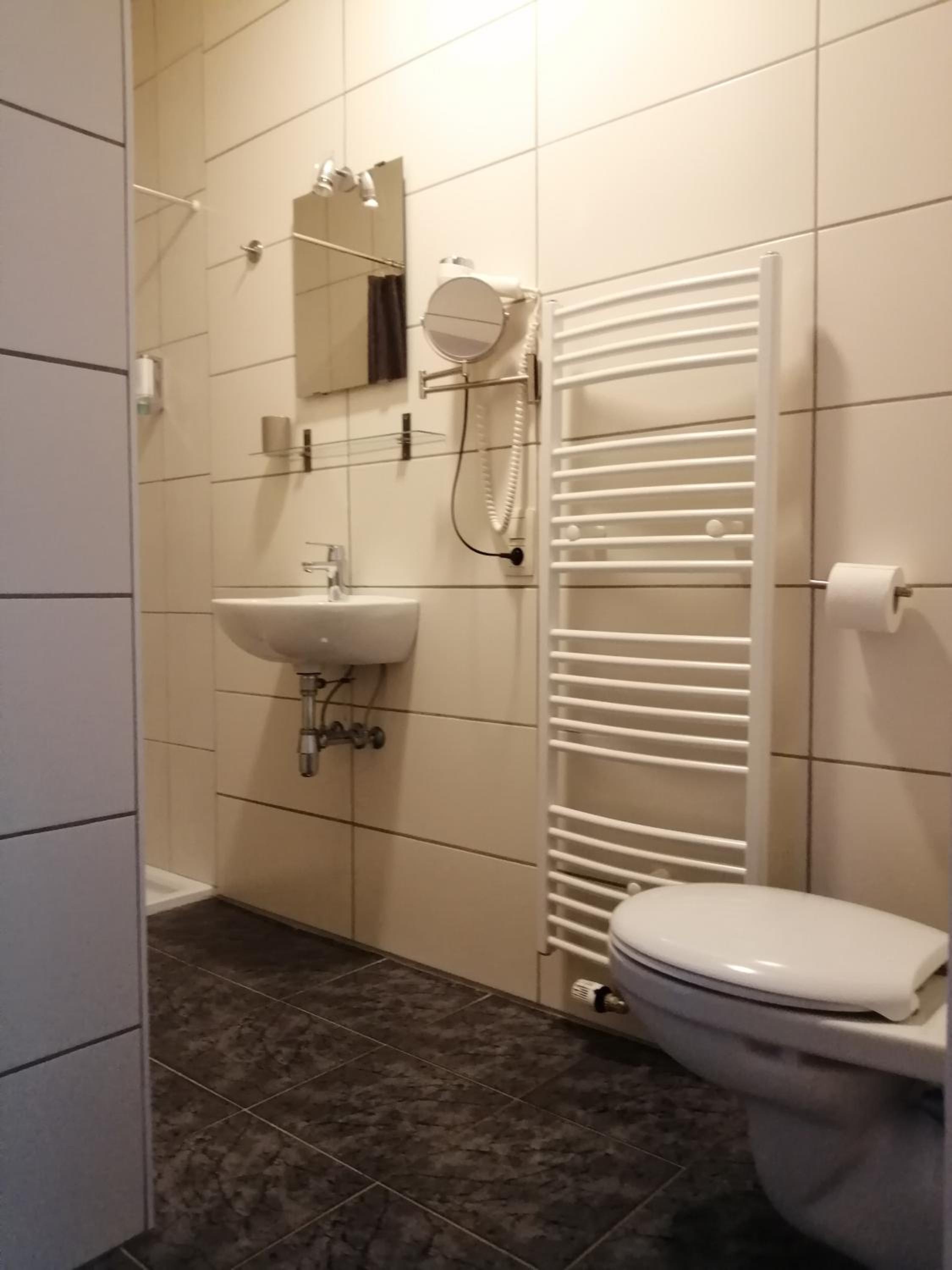 Single Room with Bathroom photo 3