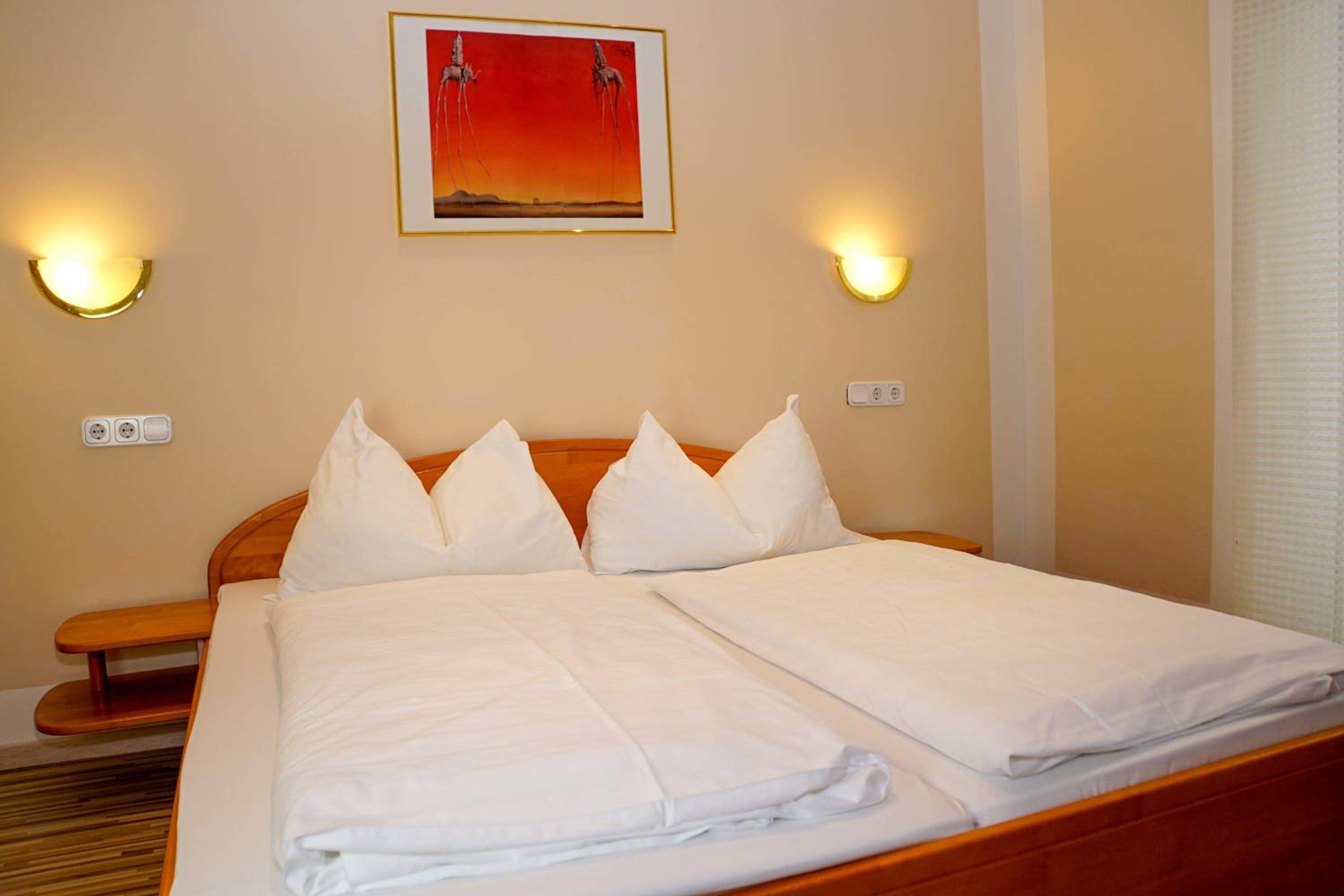 Double Room - Photo 8