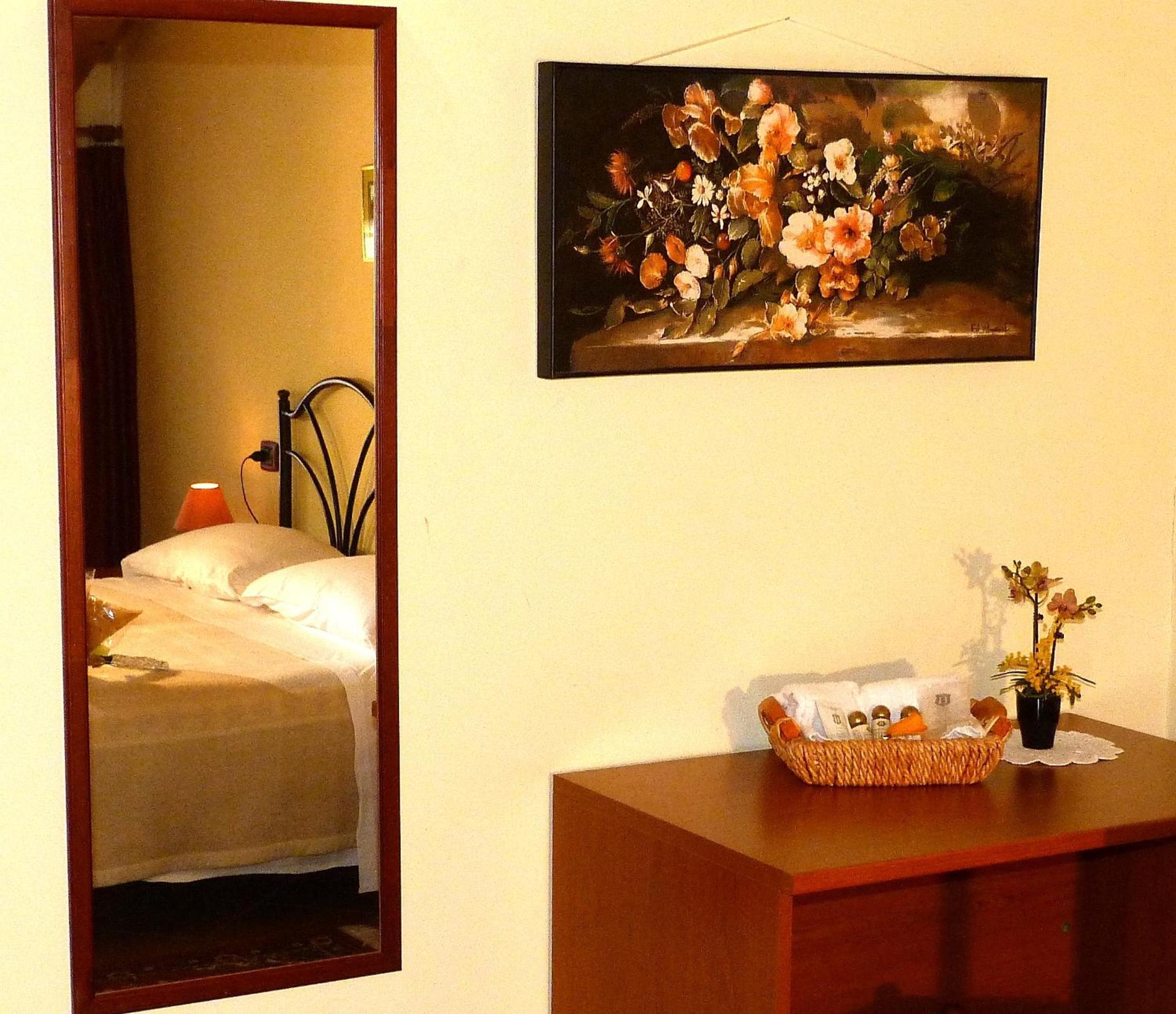 Double or Twin Room - Photo 19