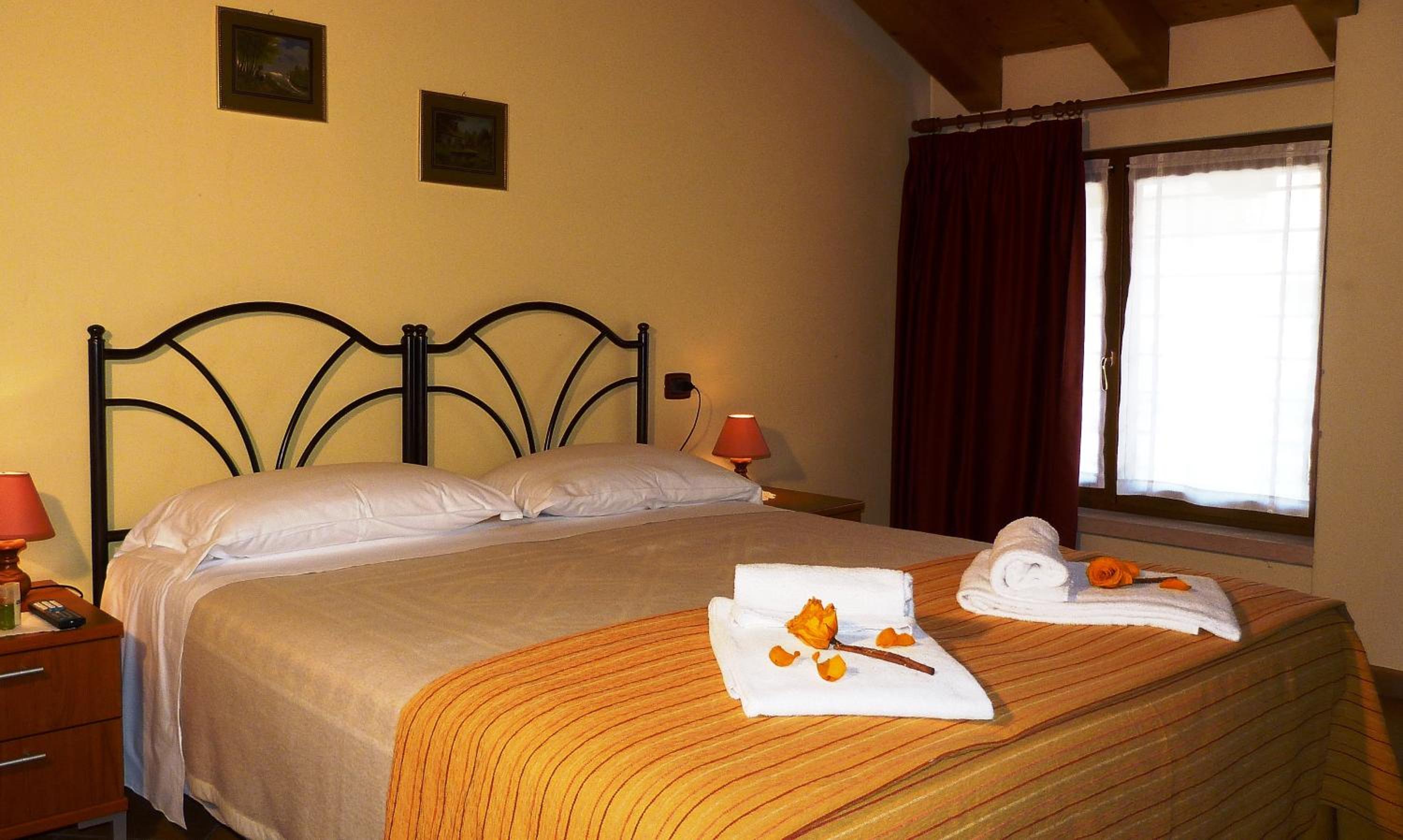 Double or Twin Room - Photo 18