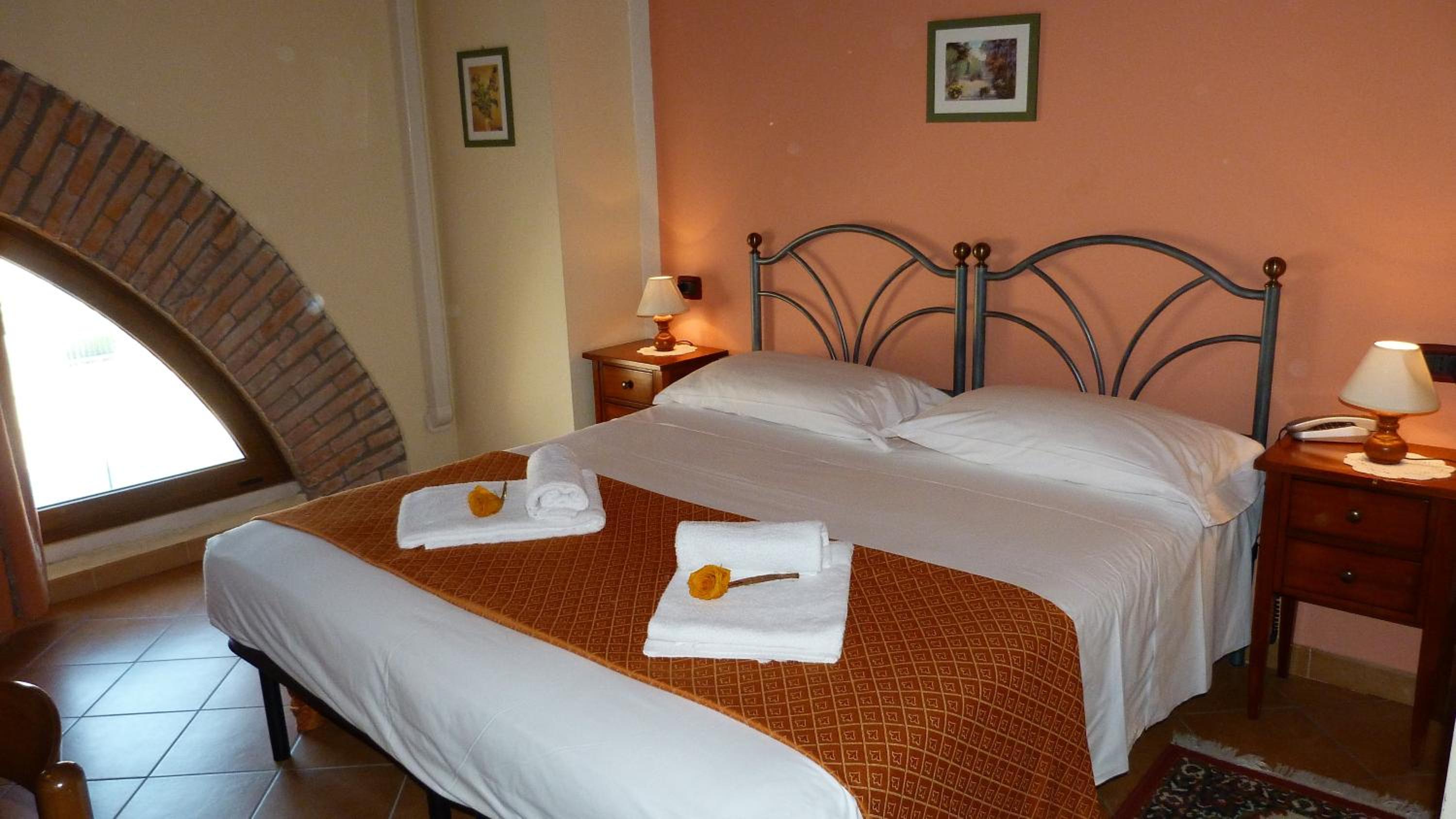 Double or Twin Room - Photo 14