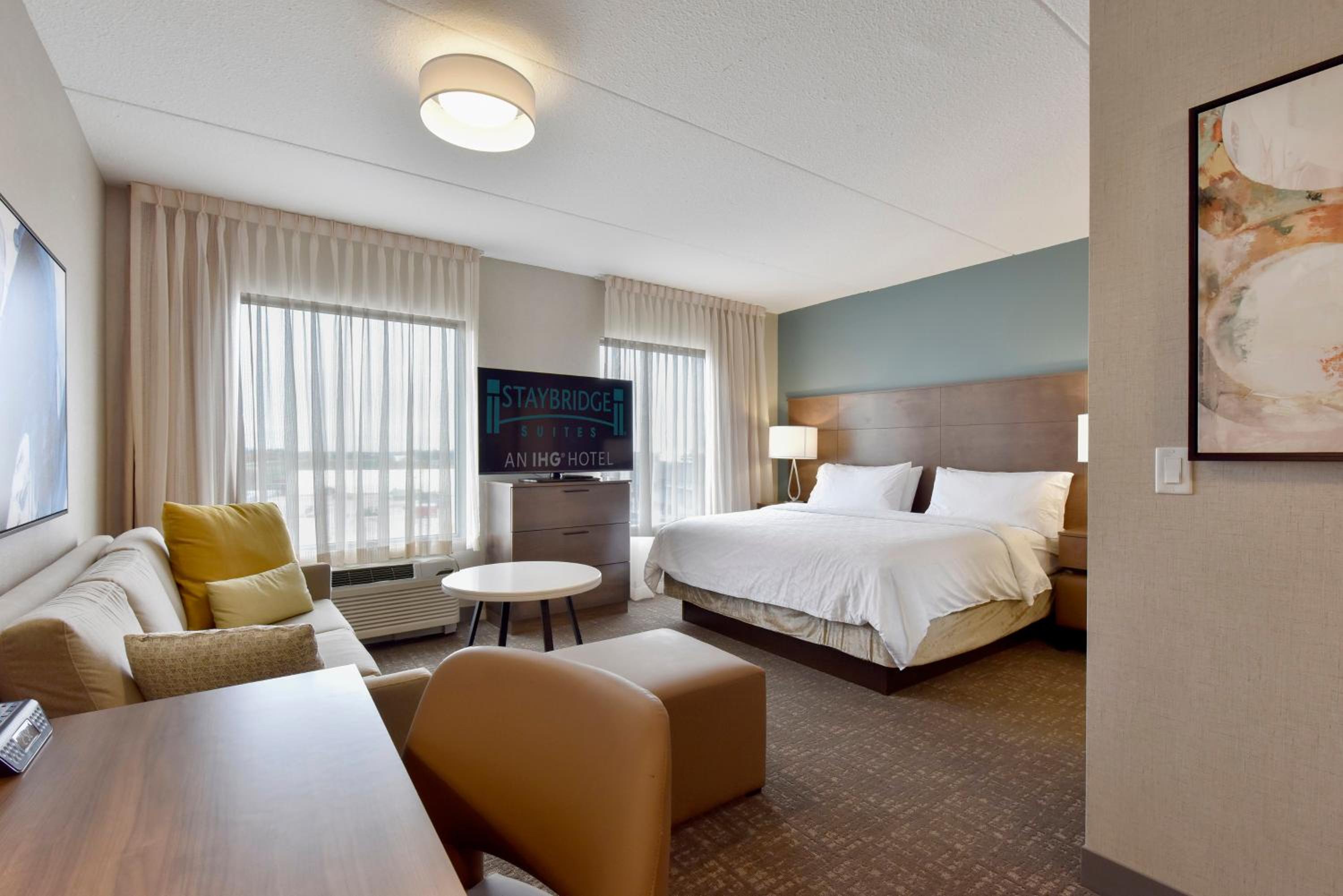 King Studio Suite - Photo 16