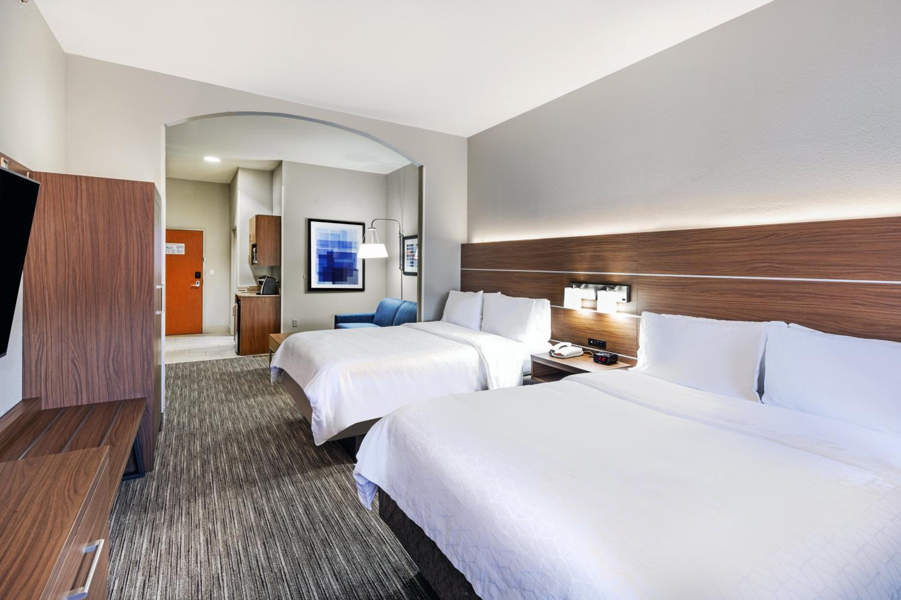 Suite with Two Beds - Non-Smoking - Photo 2