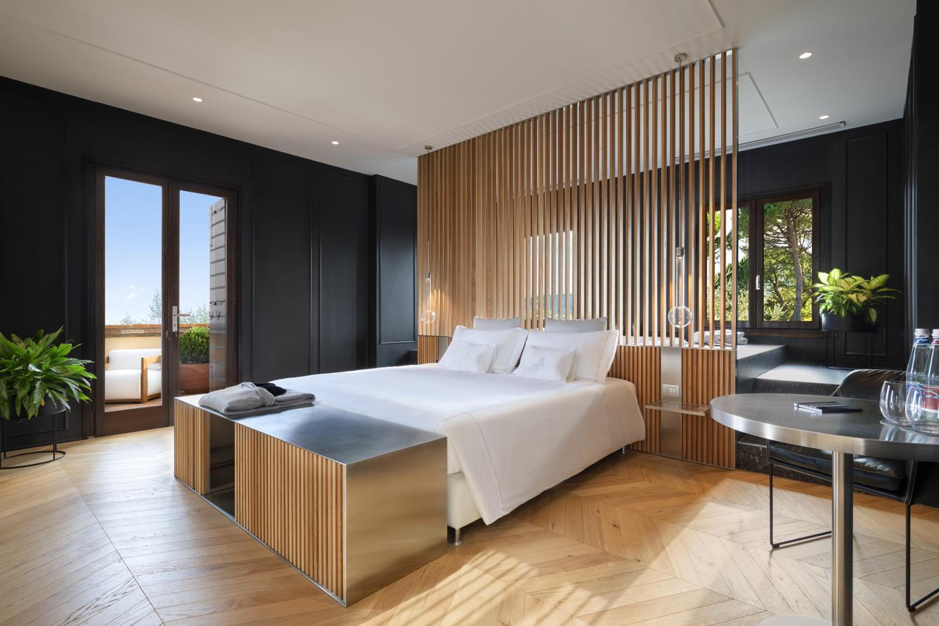 King Suite with Spa Bath photo 1