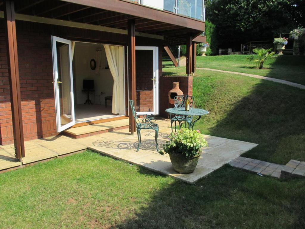 Double or Twin Room with Private Bathroom photo 2