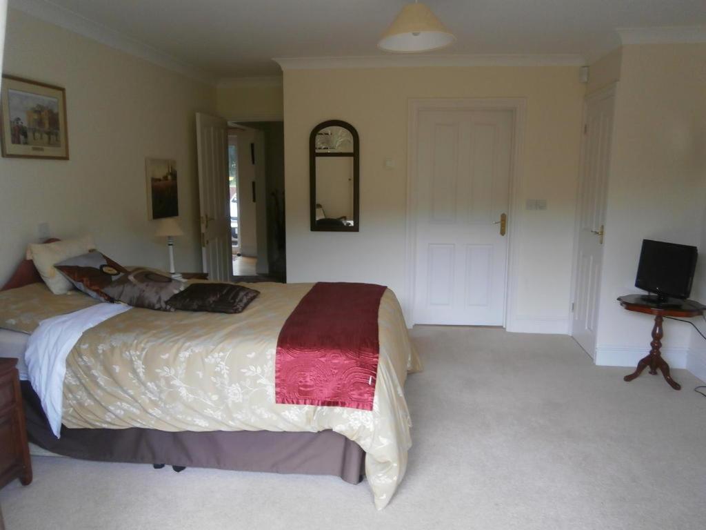 Double or Twin Room with Private Bathroom photo 3