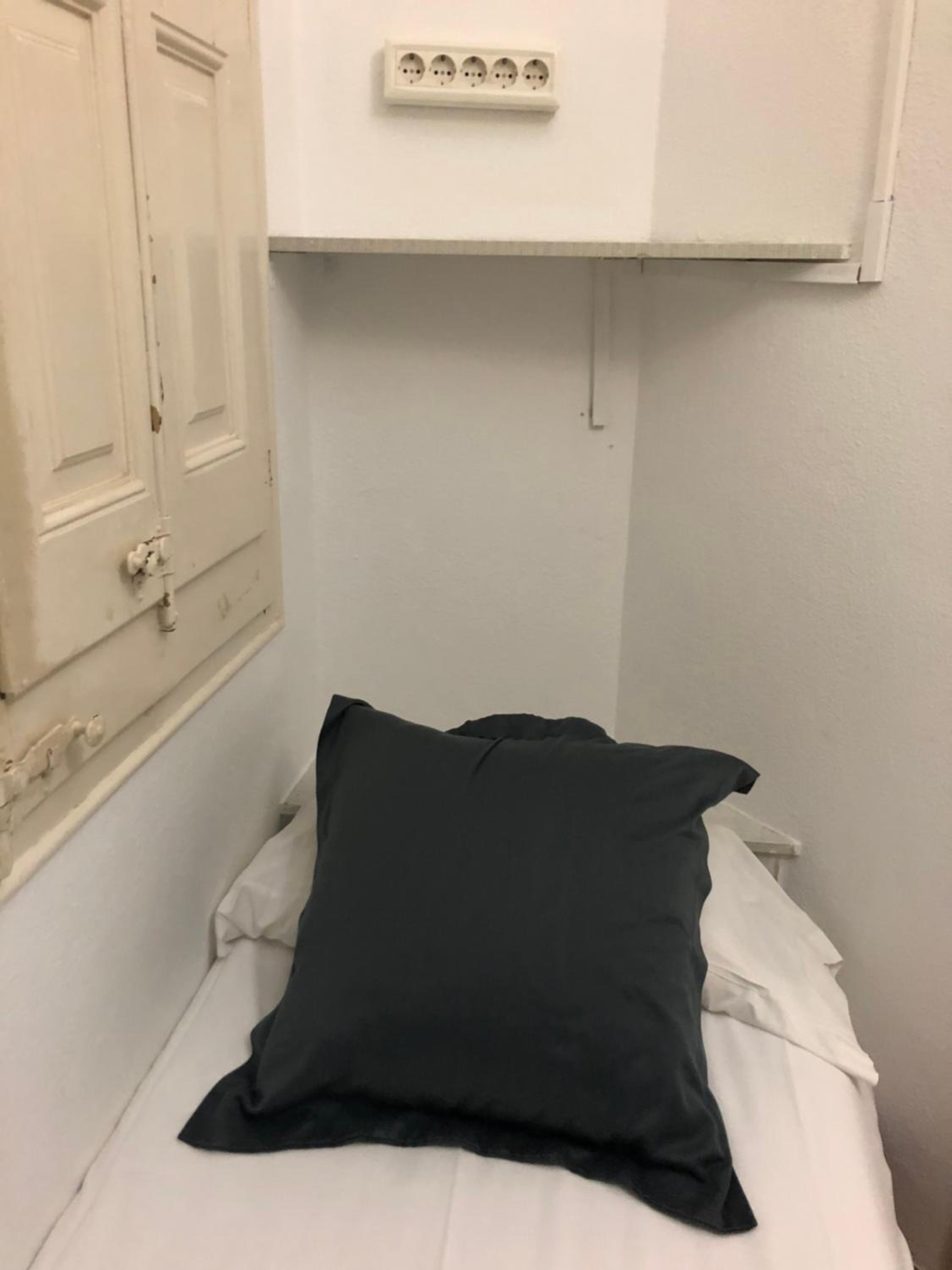 Single Room with Private External Bathroom photo 2
