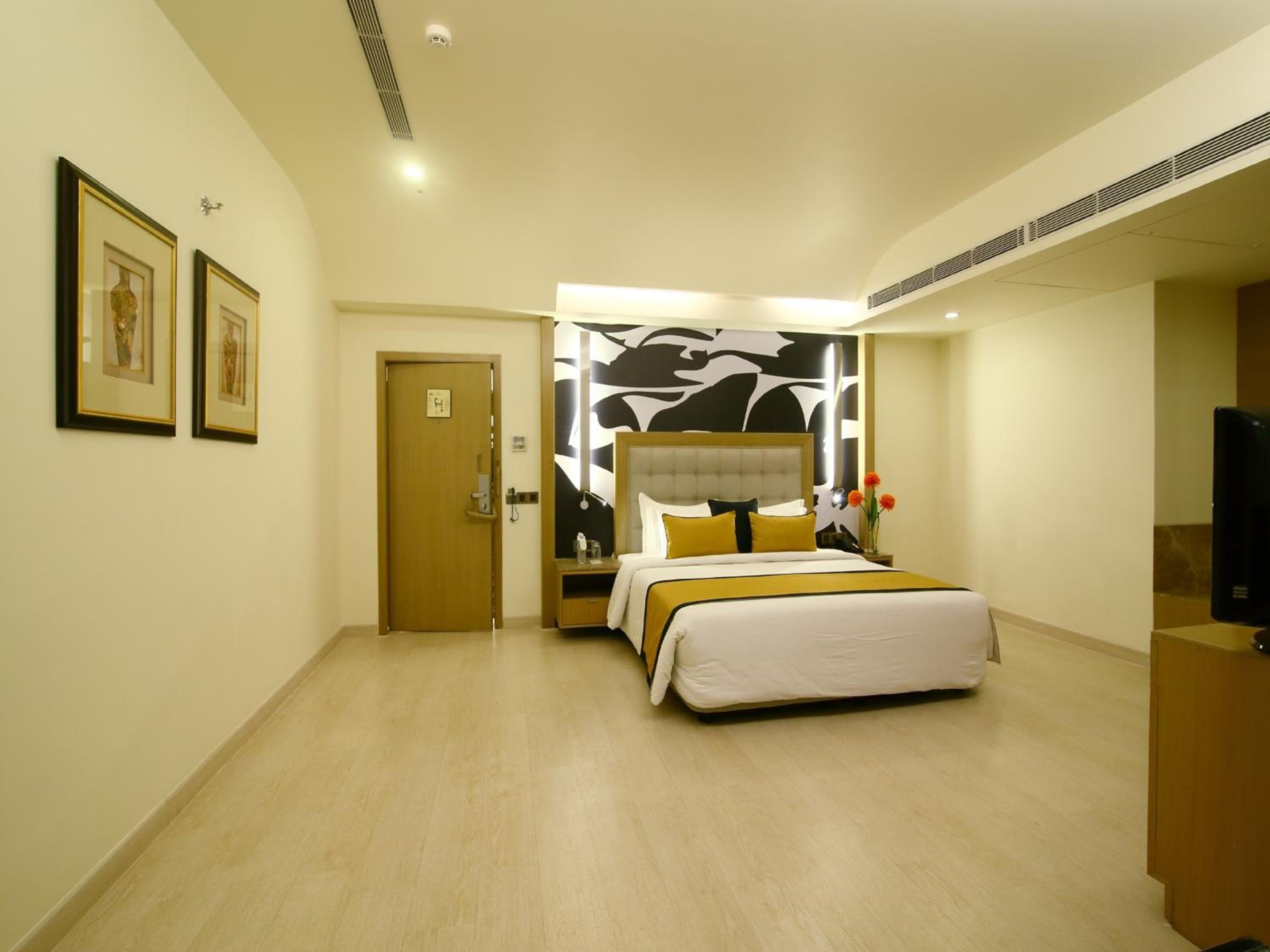 Club Room - Photo 6