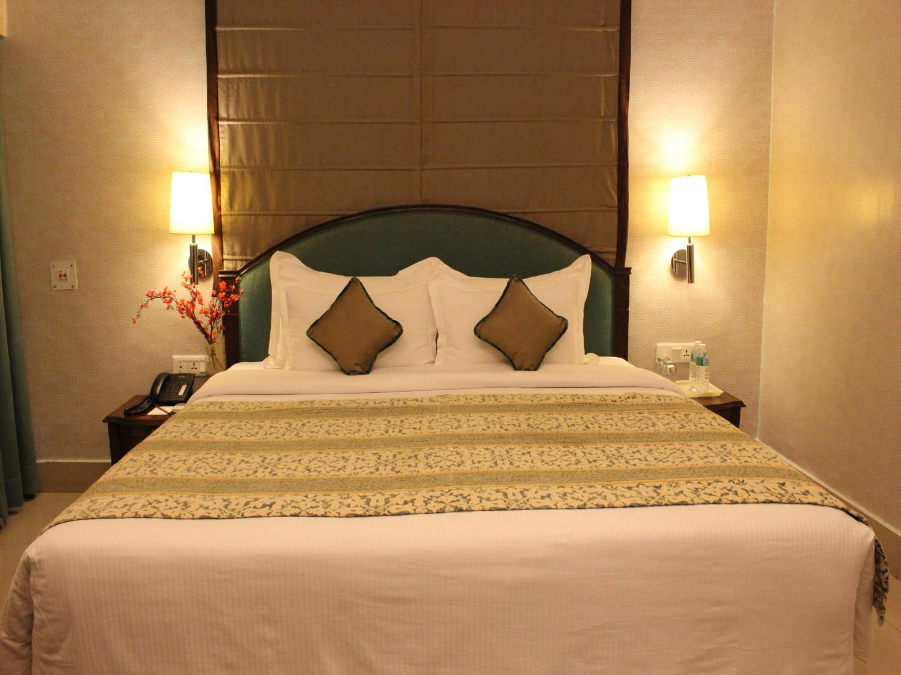 Suite - Photo 15