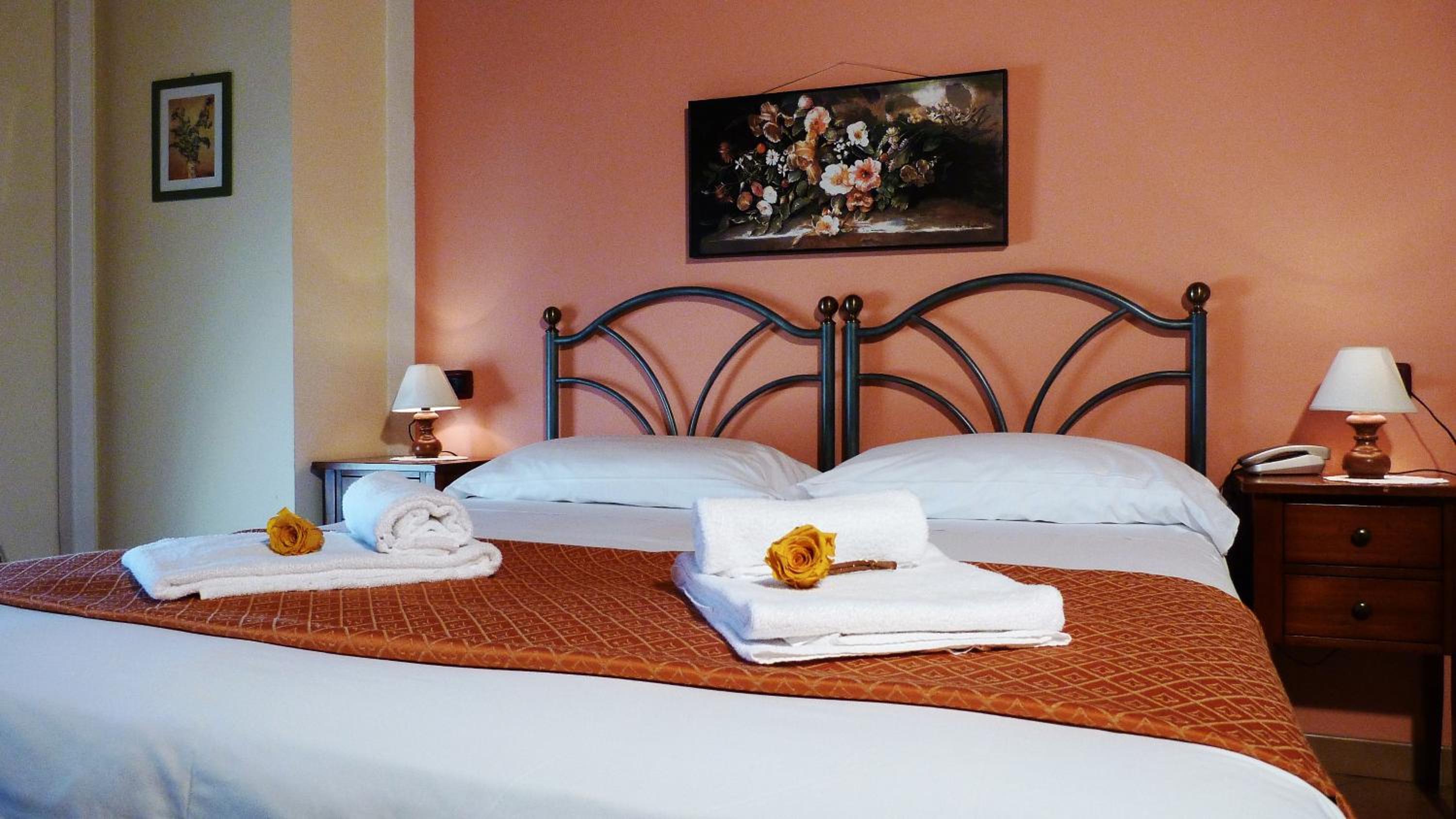 Double or Twin Room - Photo 16