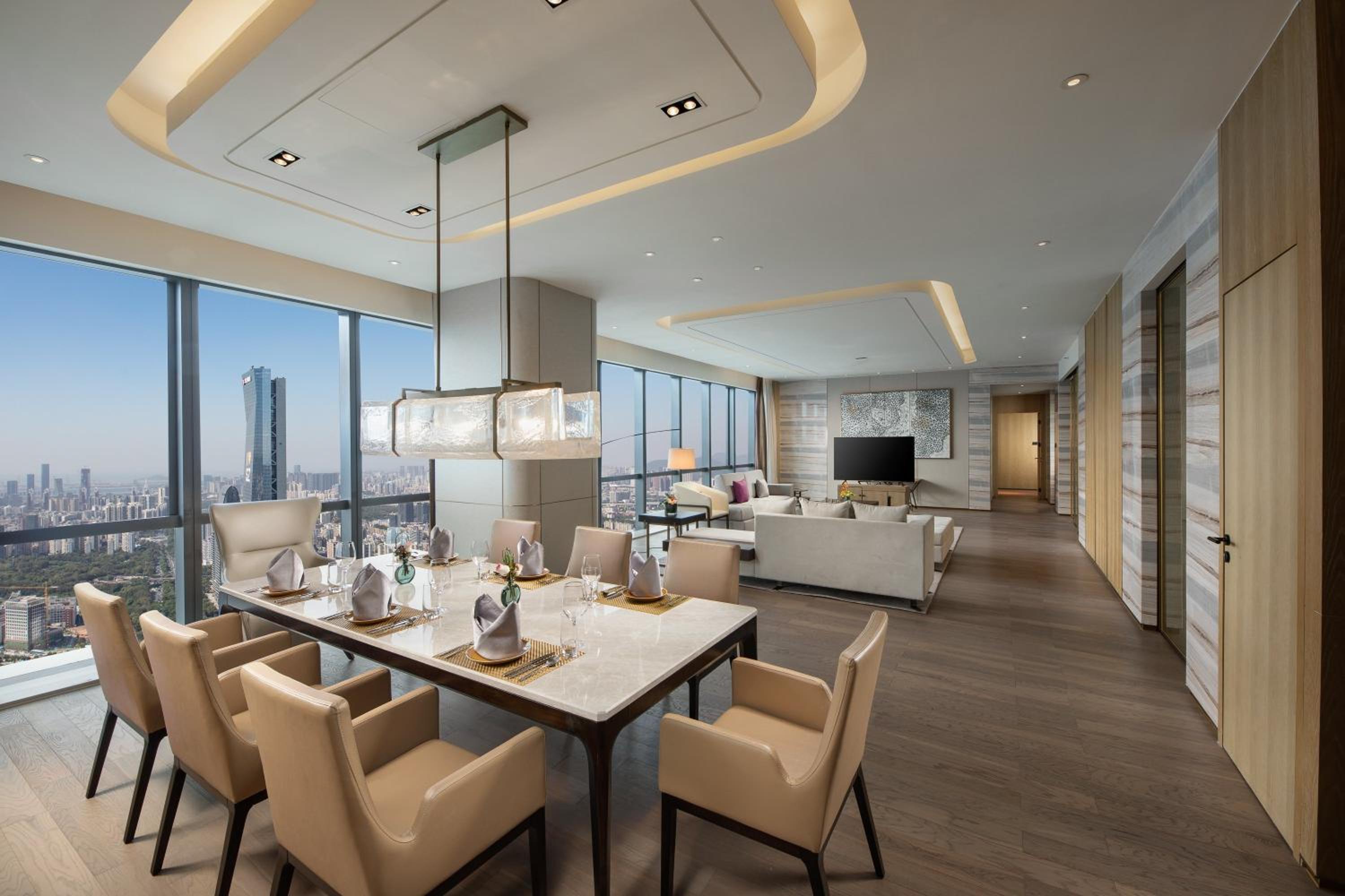 Presidential Suite with Lounge Access