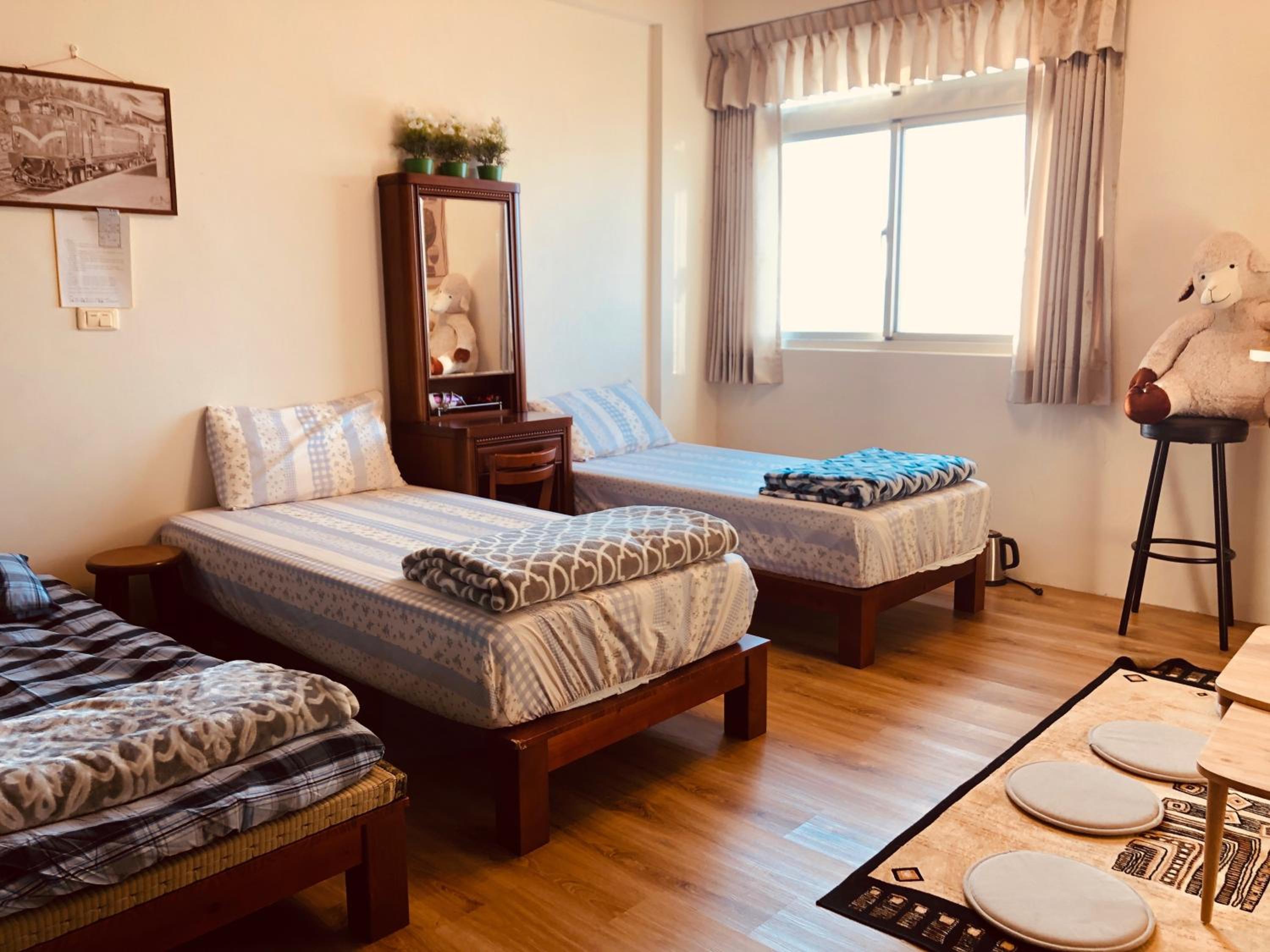 Family Room with Balcony photo 1