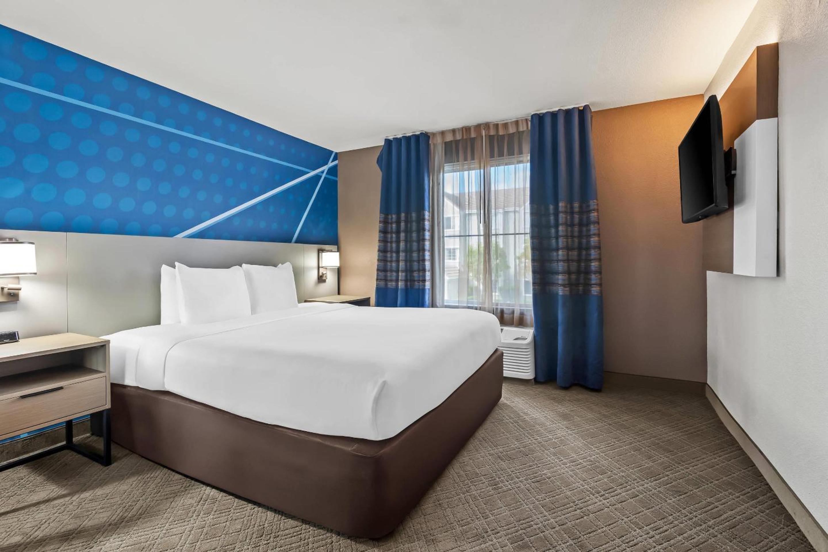 King Room with Whirlpool - Non-smoking photo 2