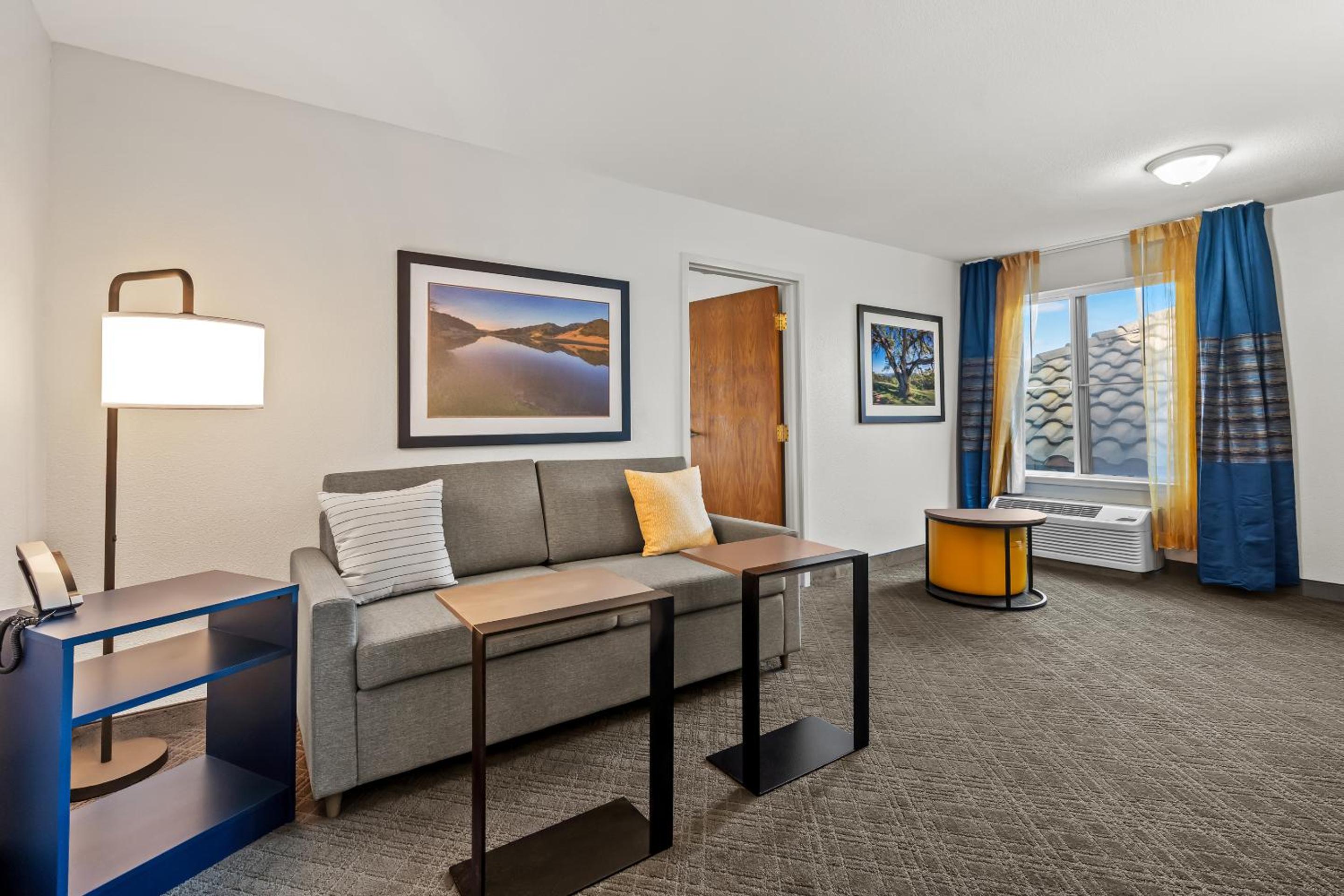 King Room with Whirlpool - Non-smoking photo 3