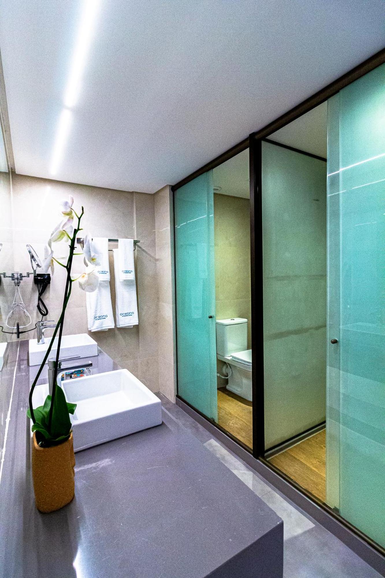 Family Suite with Sea View - Photo 3