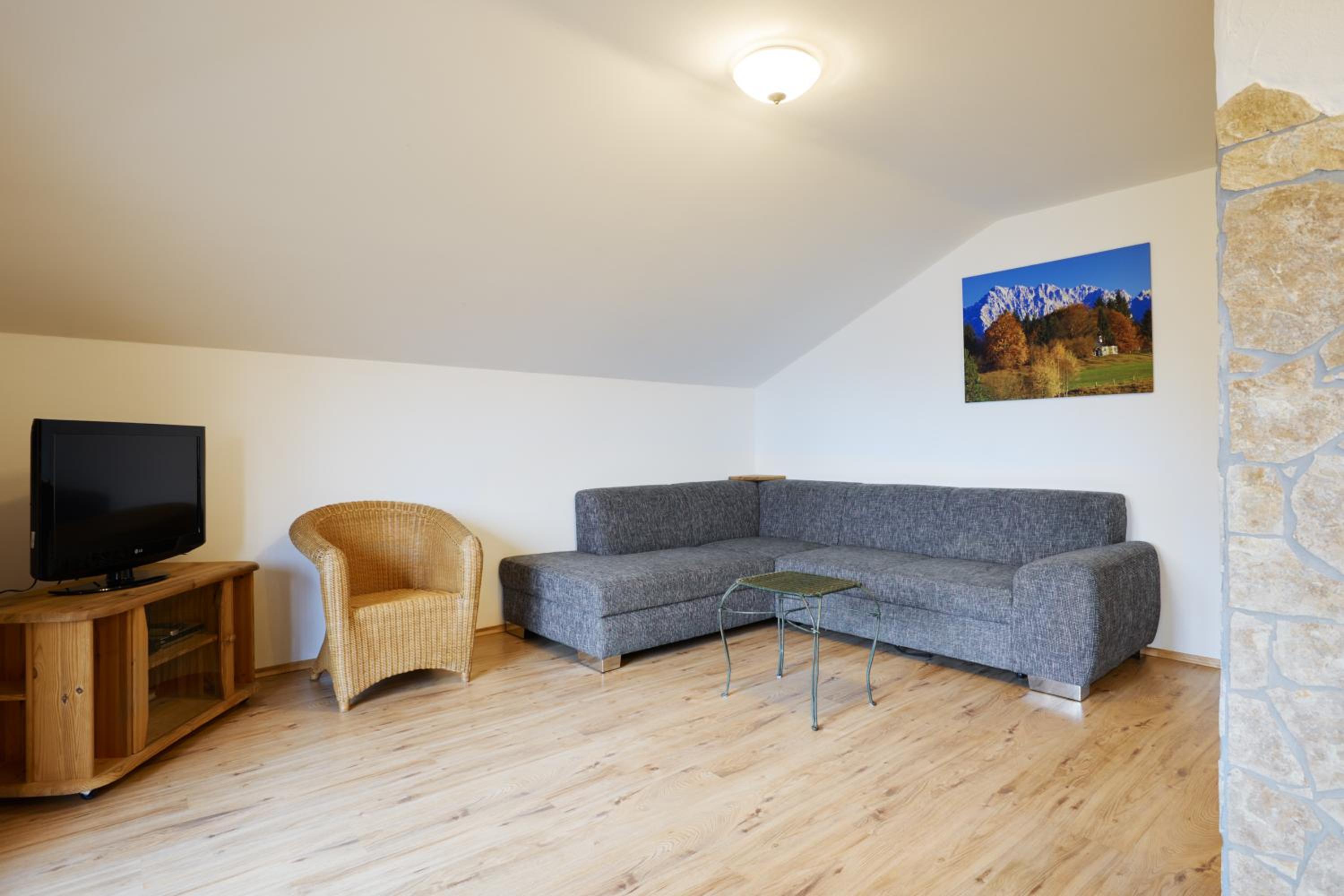 Apartment photo 2