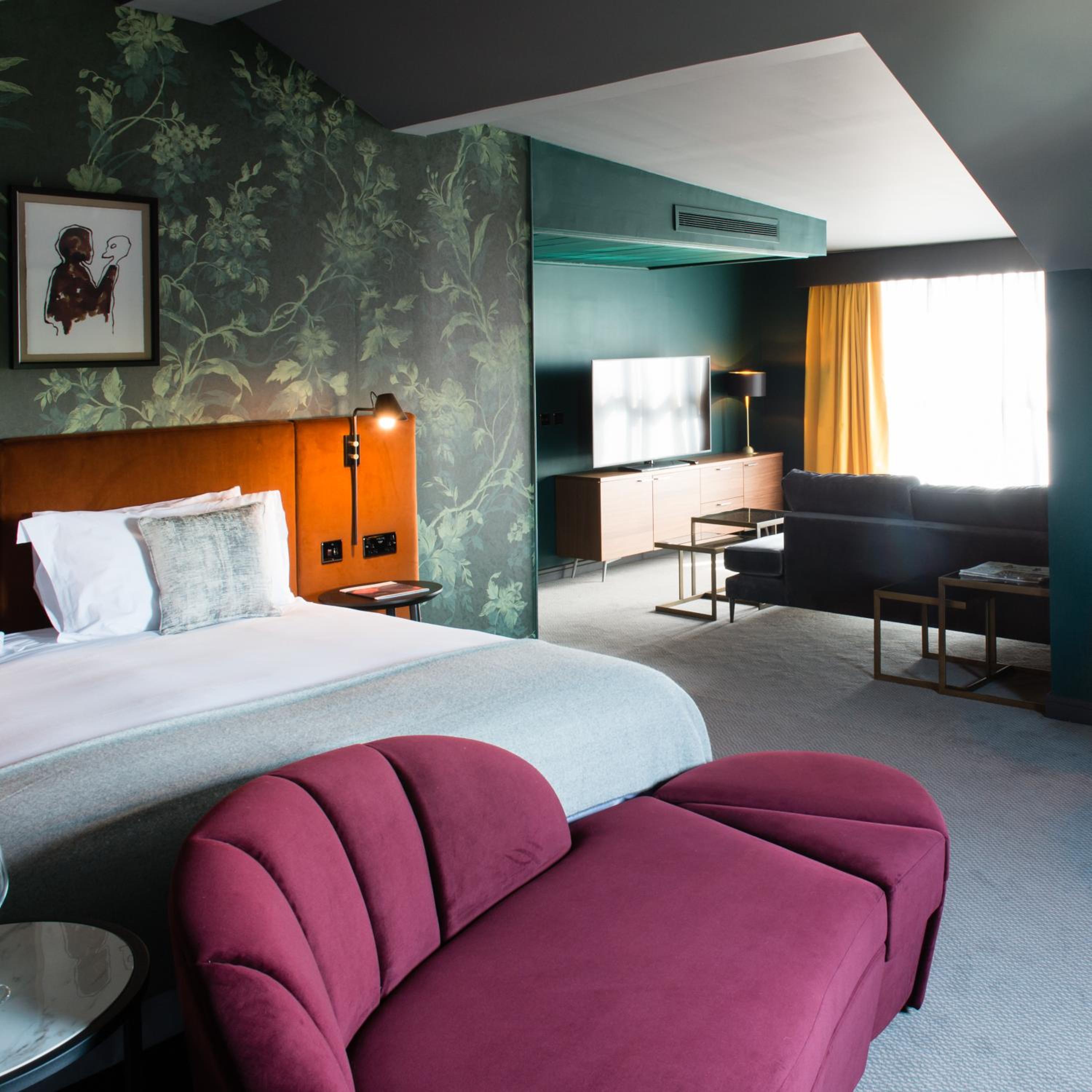 Signature Suite - Photo 1