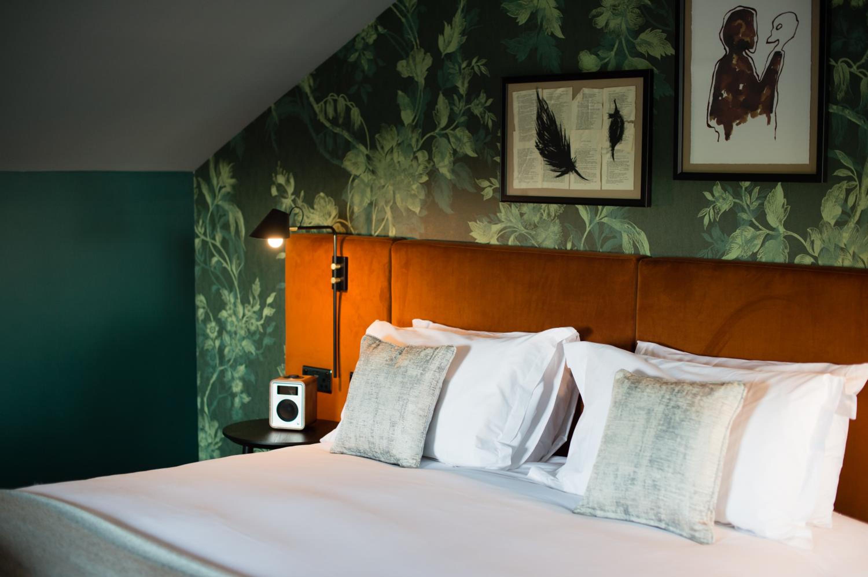 Signature Suite - Photo 8