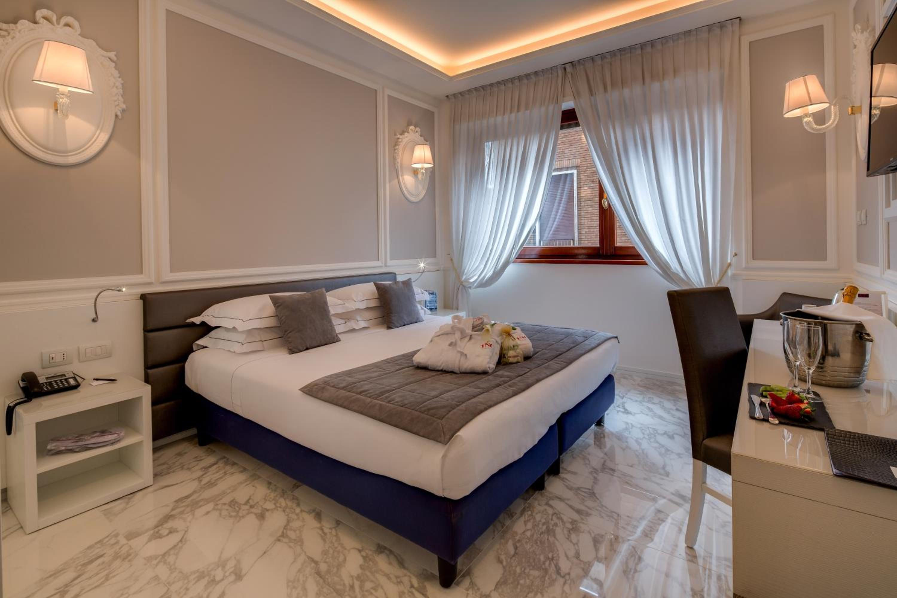 Classic Double Room - Single Use - Photo 1