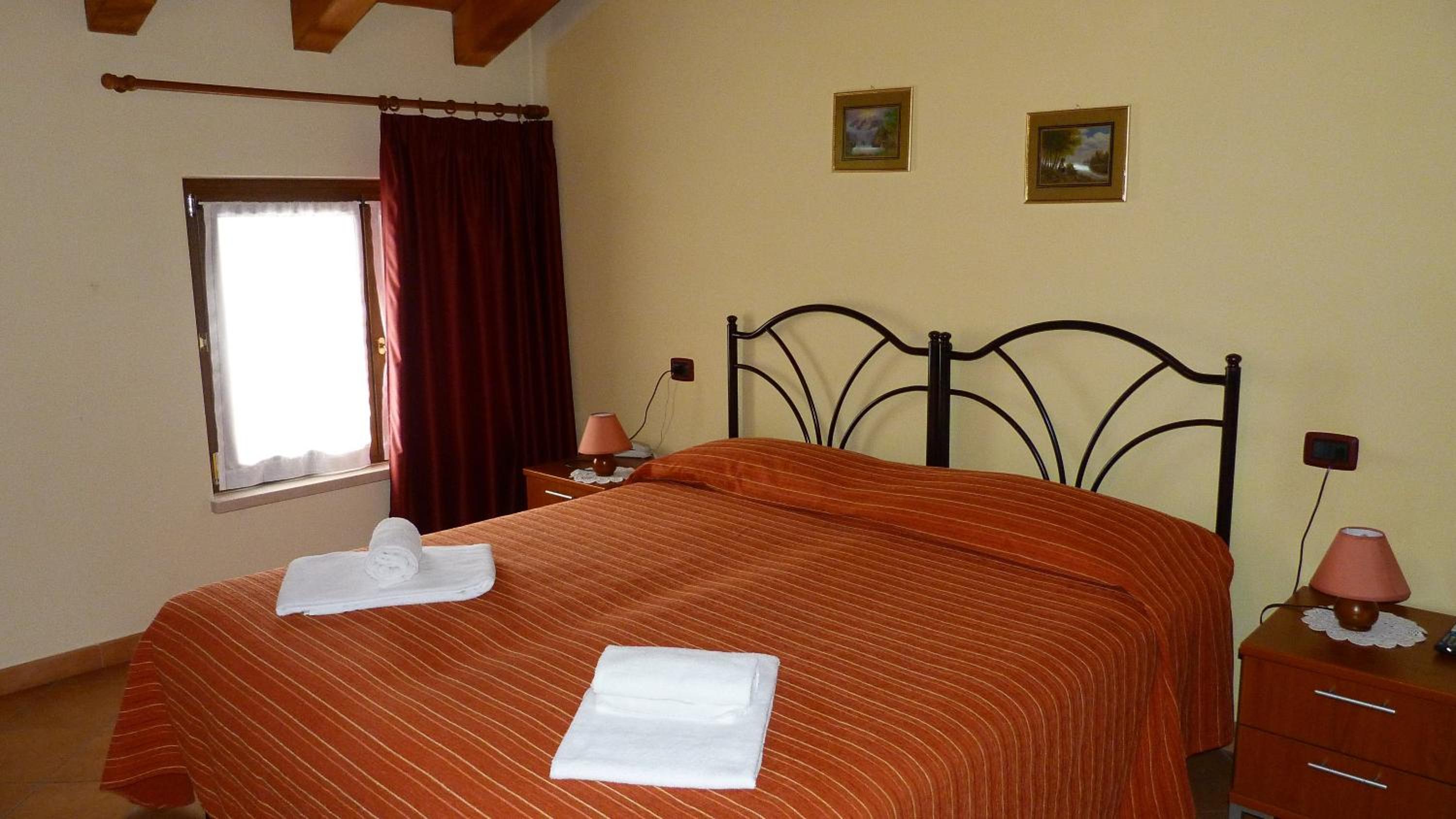 Double or Twin Room - Photo 6