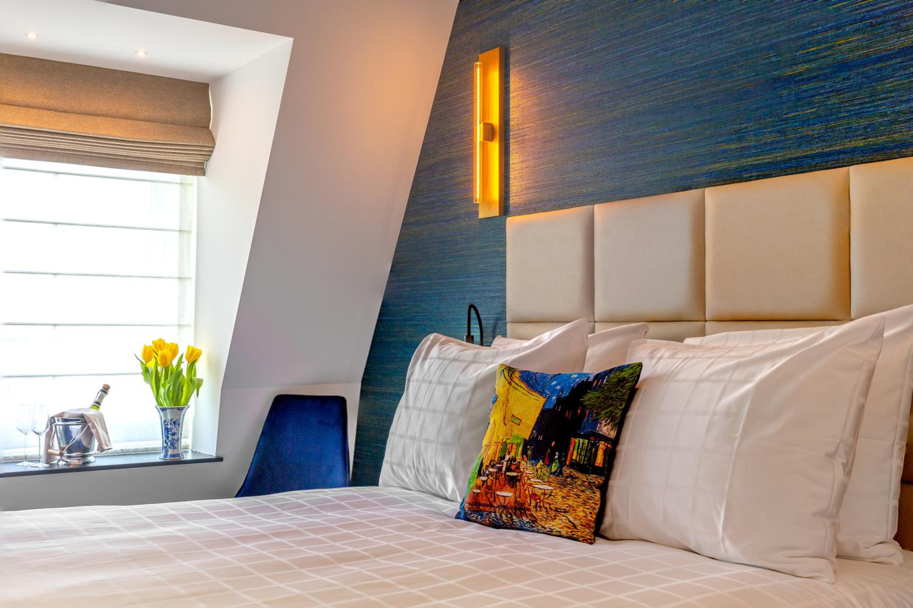 Double Room thumbnail 6