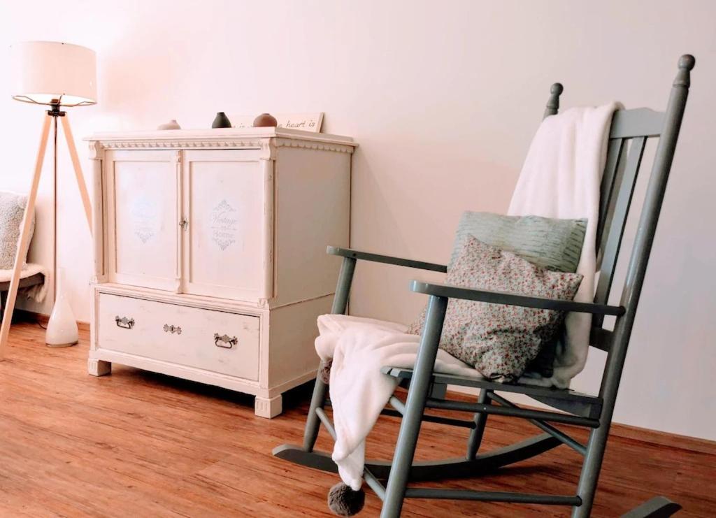 One-Bedroom House - Photo 22