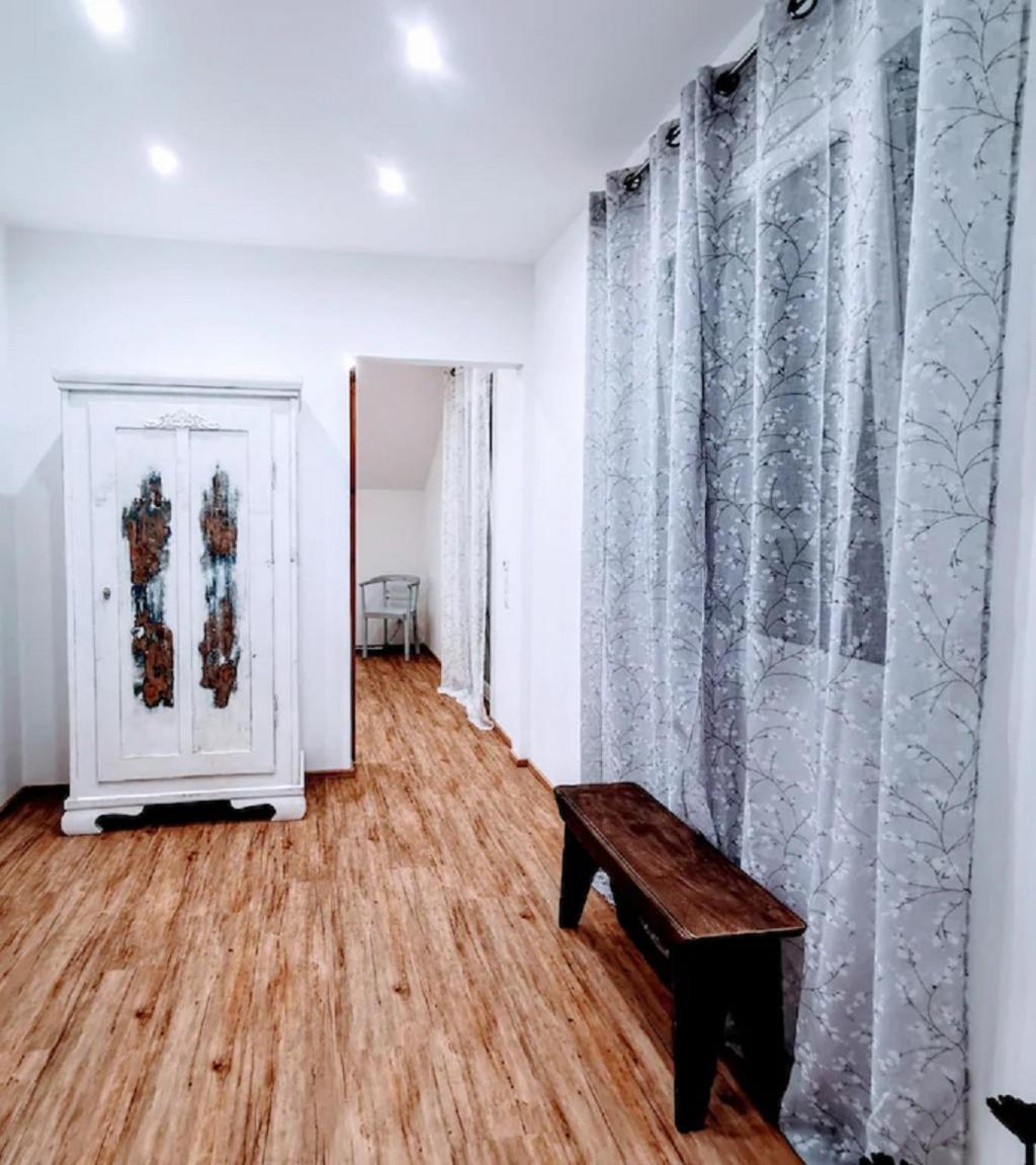 One-Bedroom House - Photo 5
