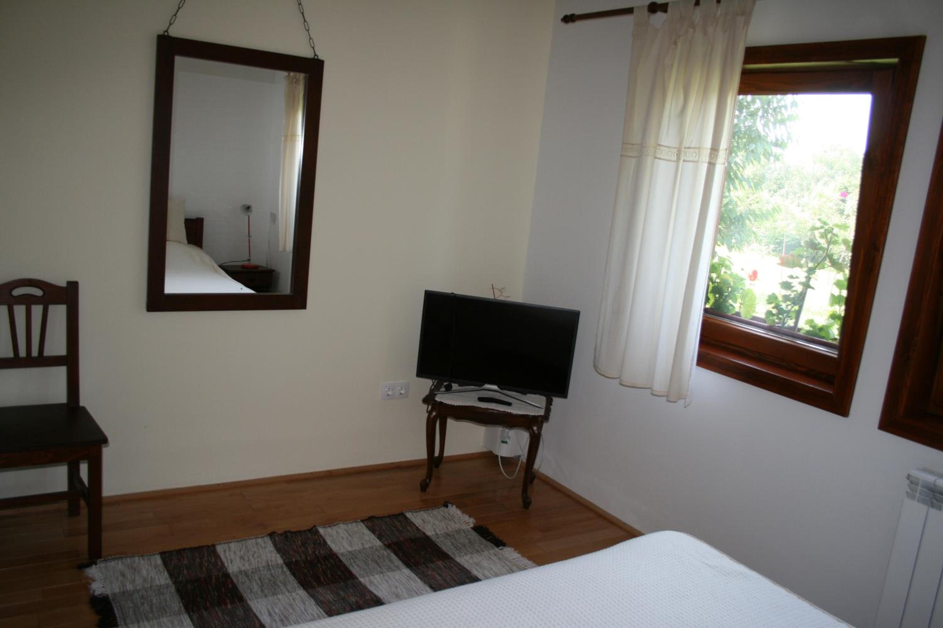 Double Room with Private Bathroom photo 1