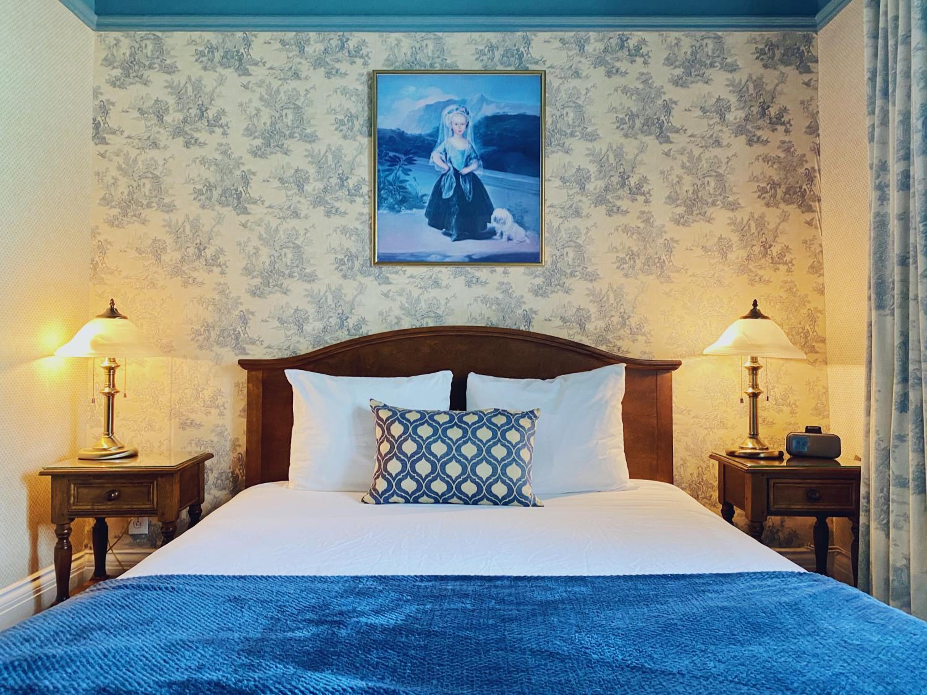 Queen Room with Balcony