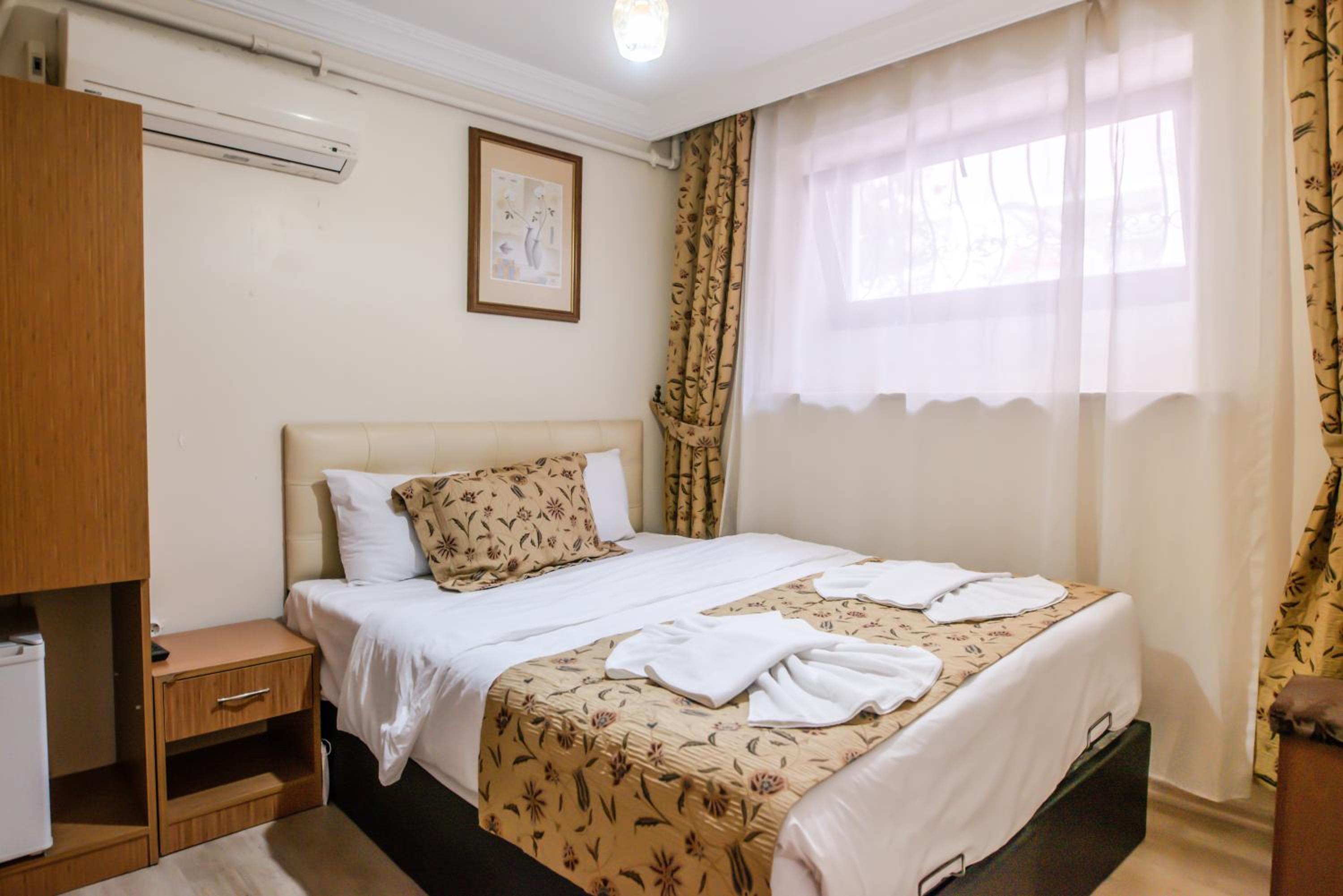 Small Apartment - Ground Floor photo 3