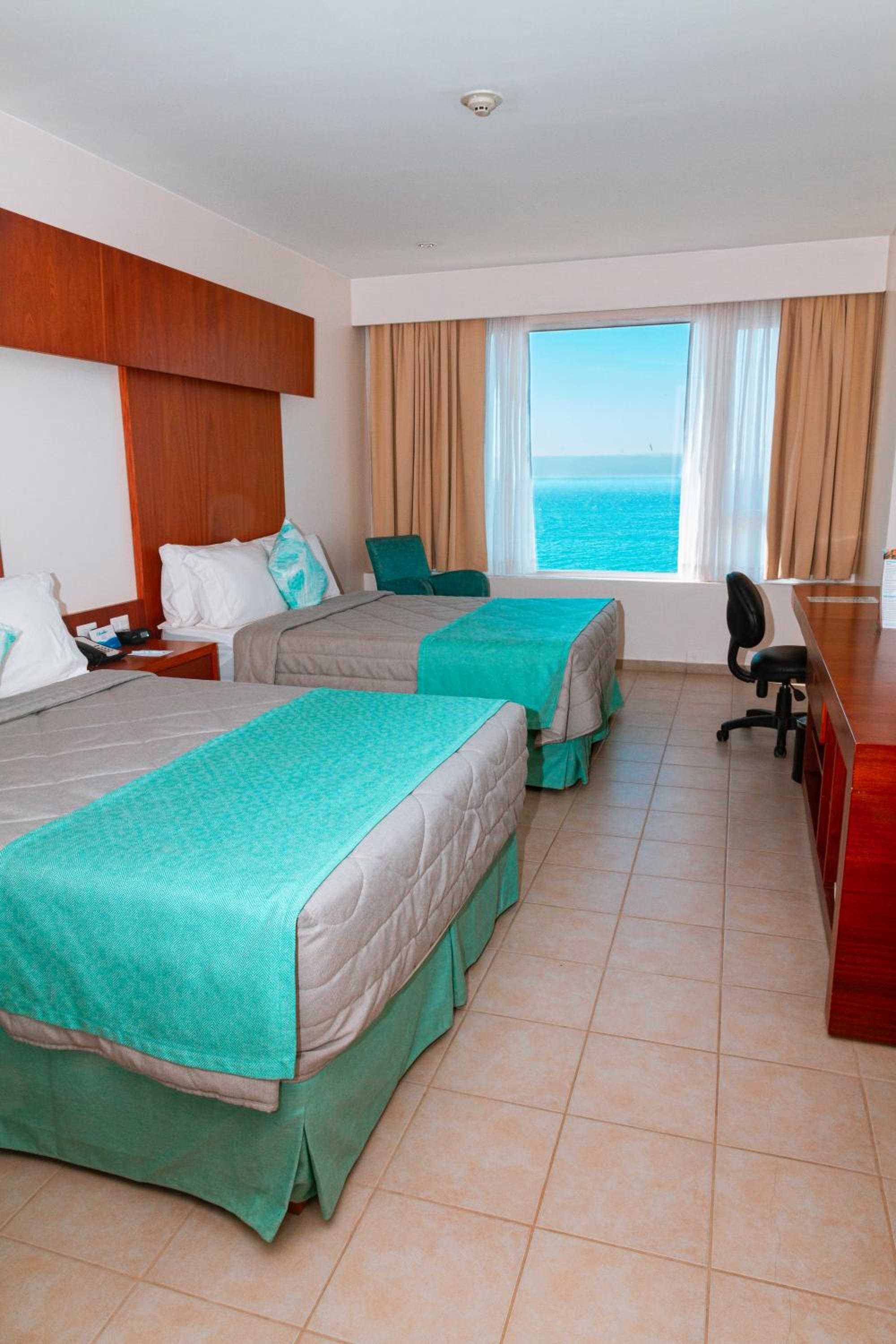 Twin Room with Sea View photo 3