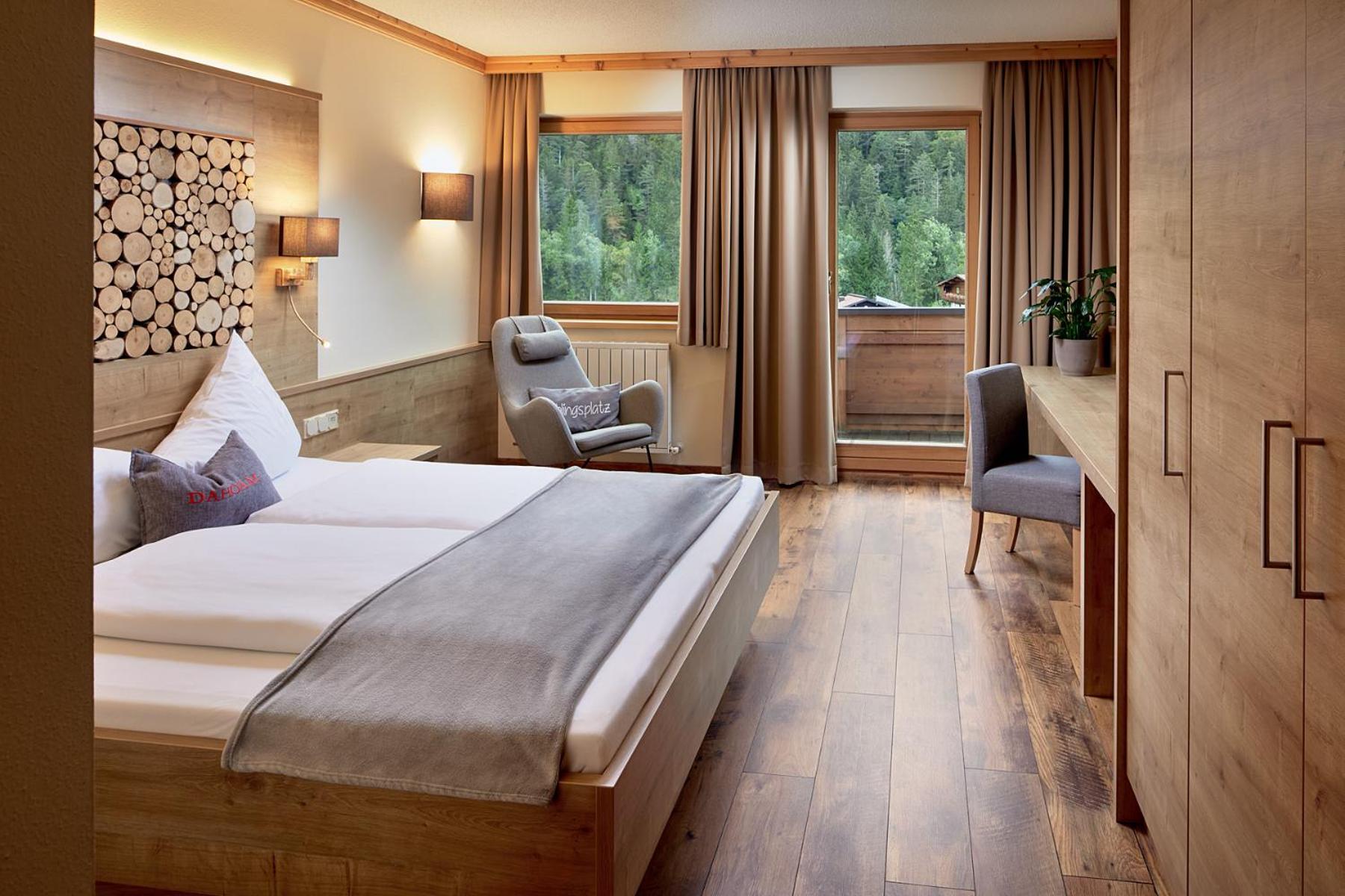 Junior Suite with Balcony photo 3