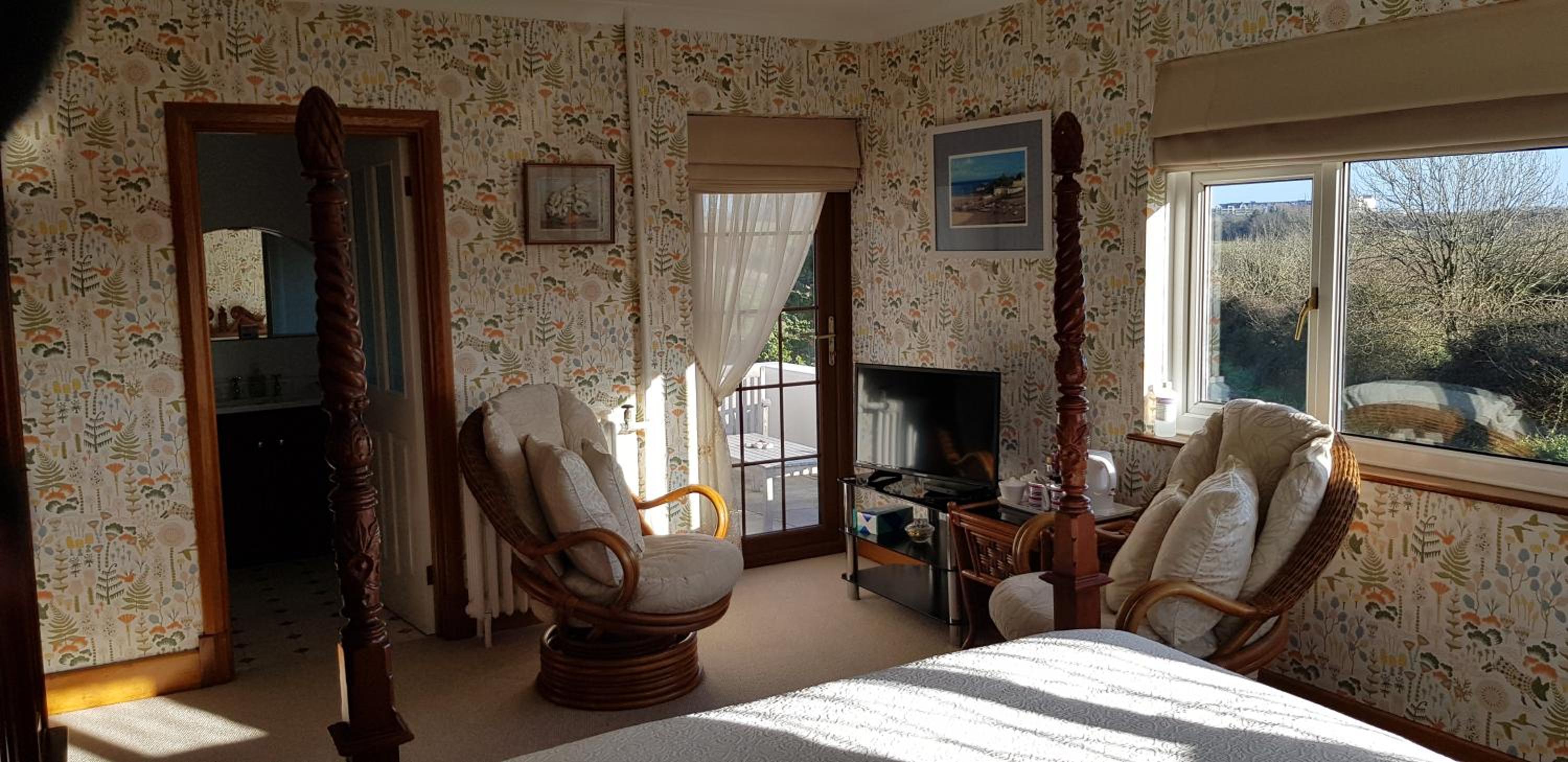Deluxe Double Room with Balcony photo 3