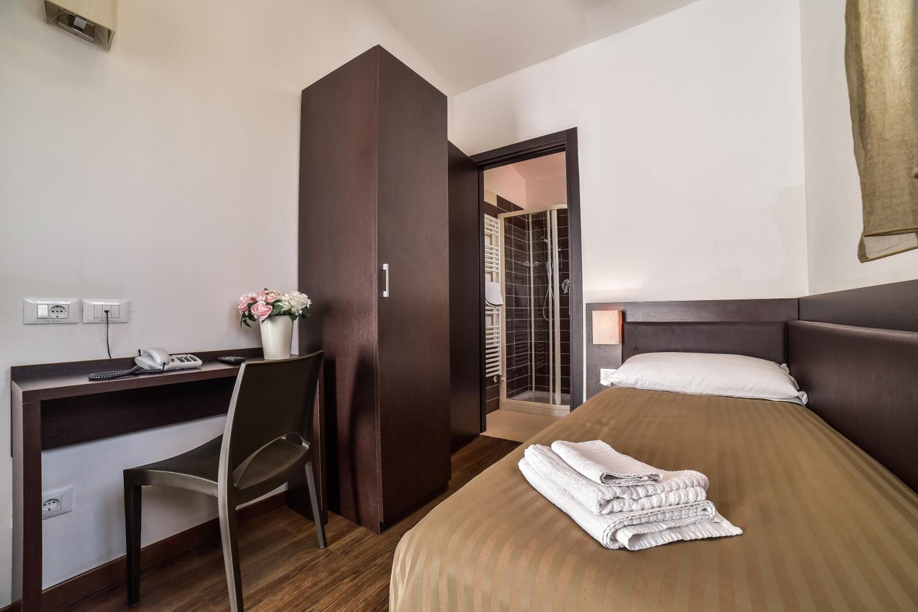 Single Room photo 1