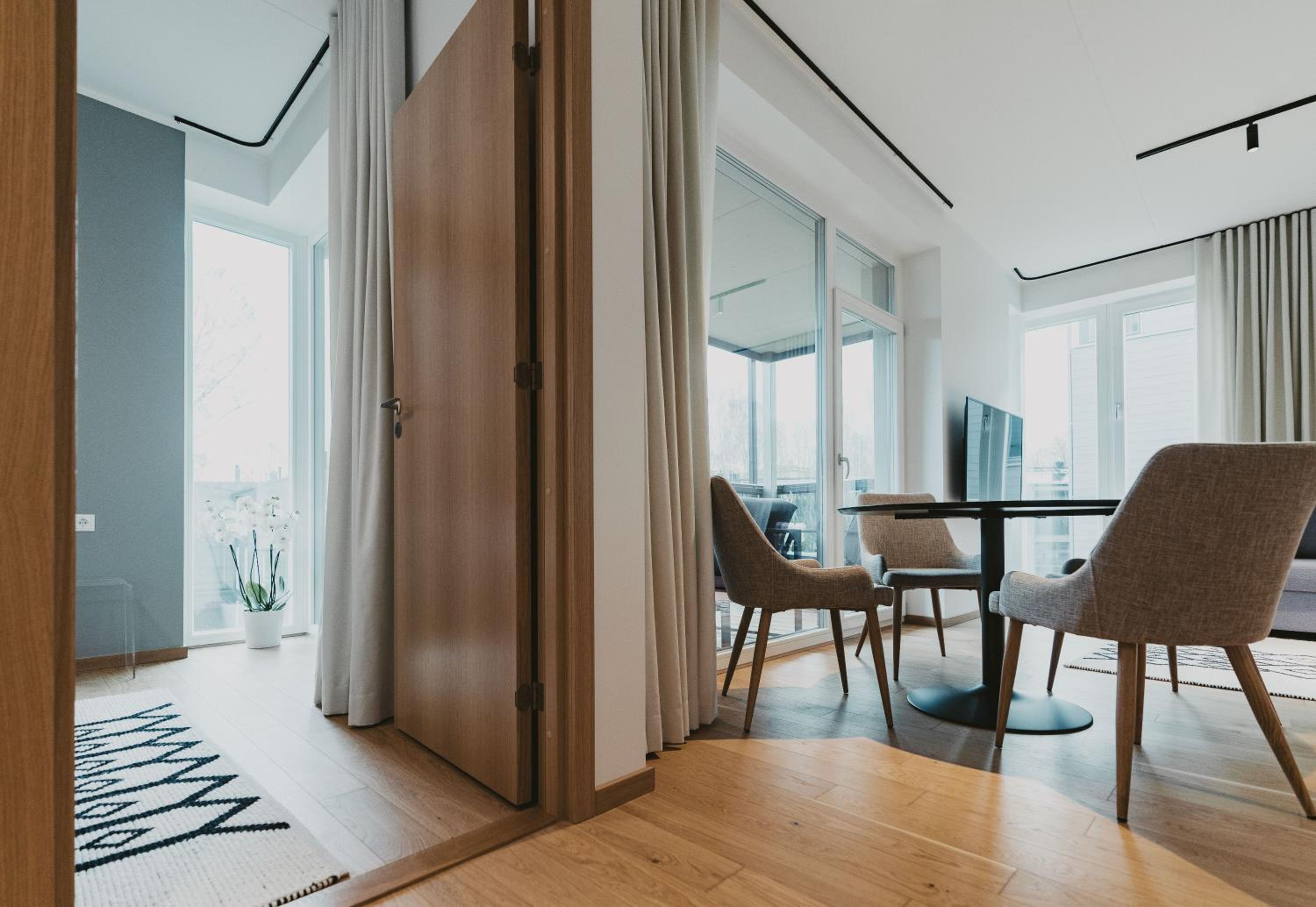 One-Bedroom Apartment - Photo 3
