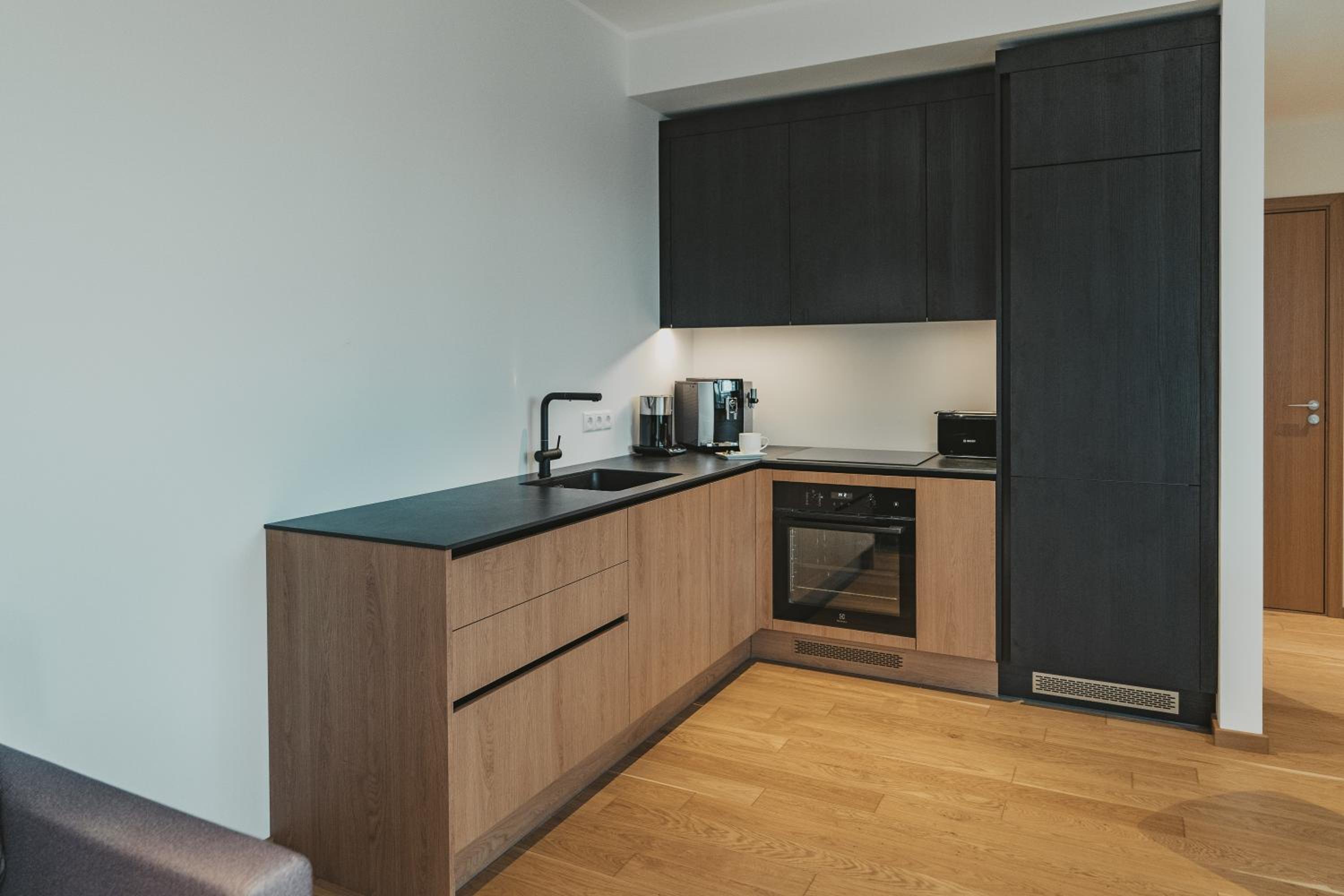 One-Bedroom Apartment - Photo 6