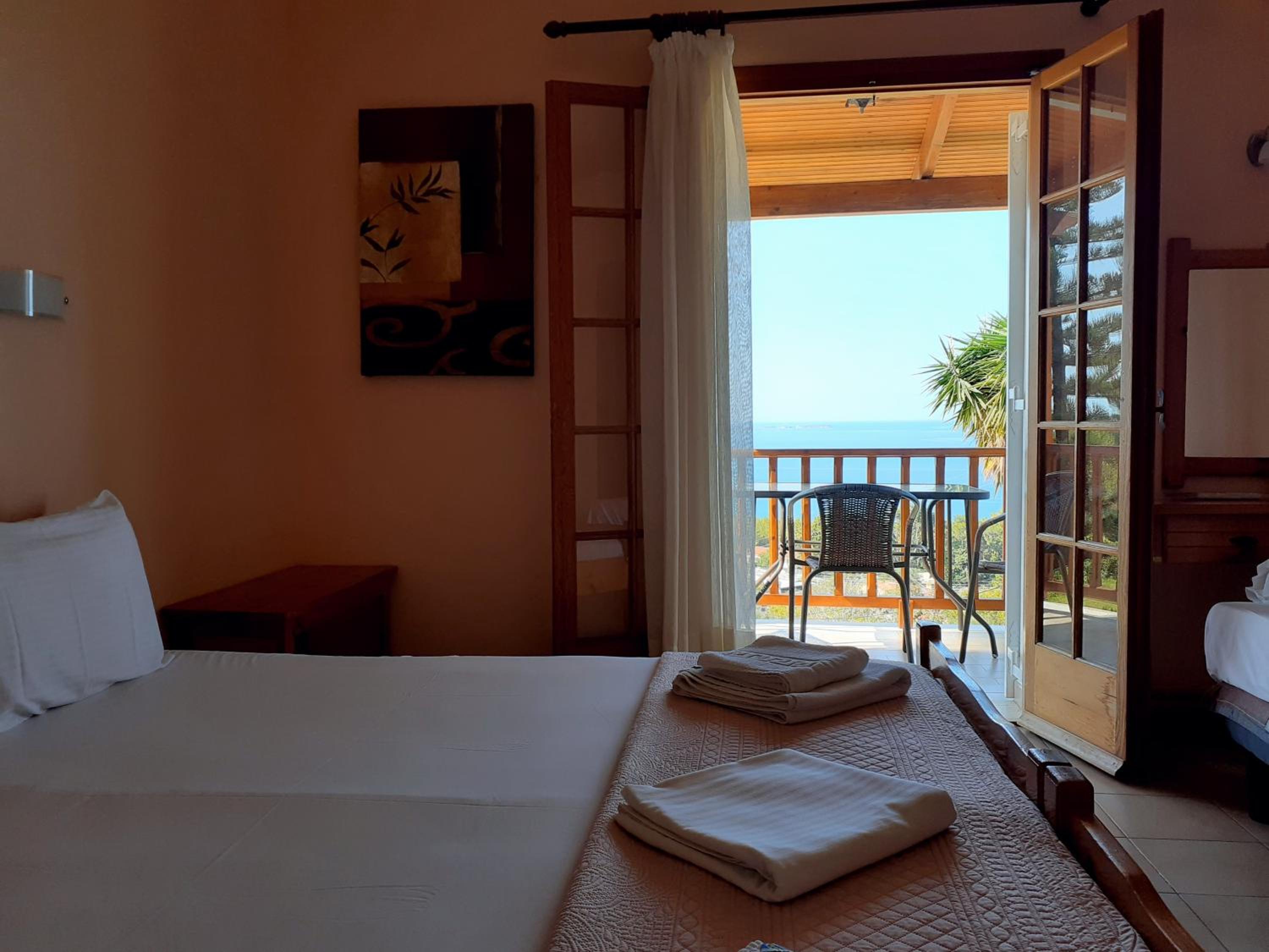 Superior Double or Twin Room with Sea View photo 3