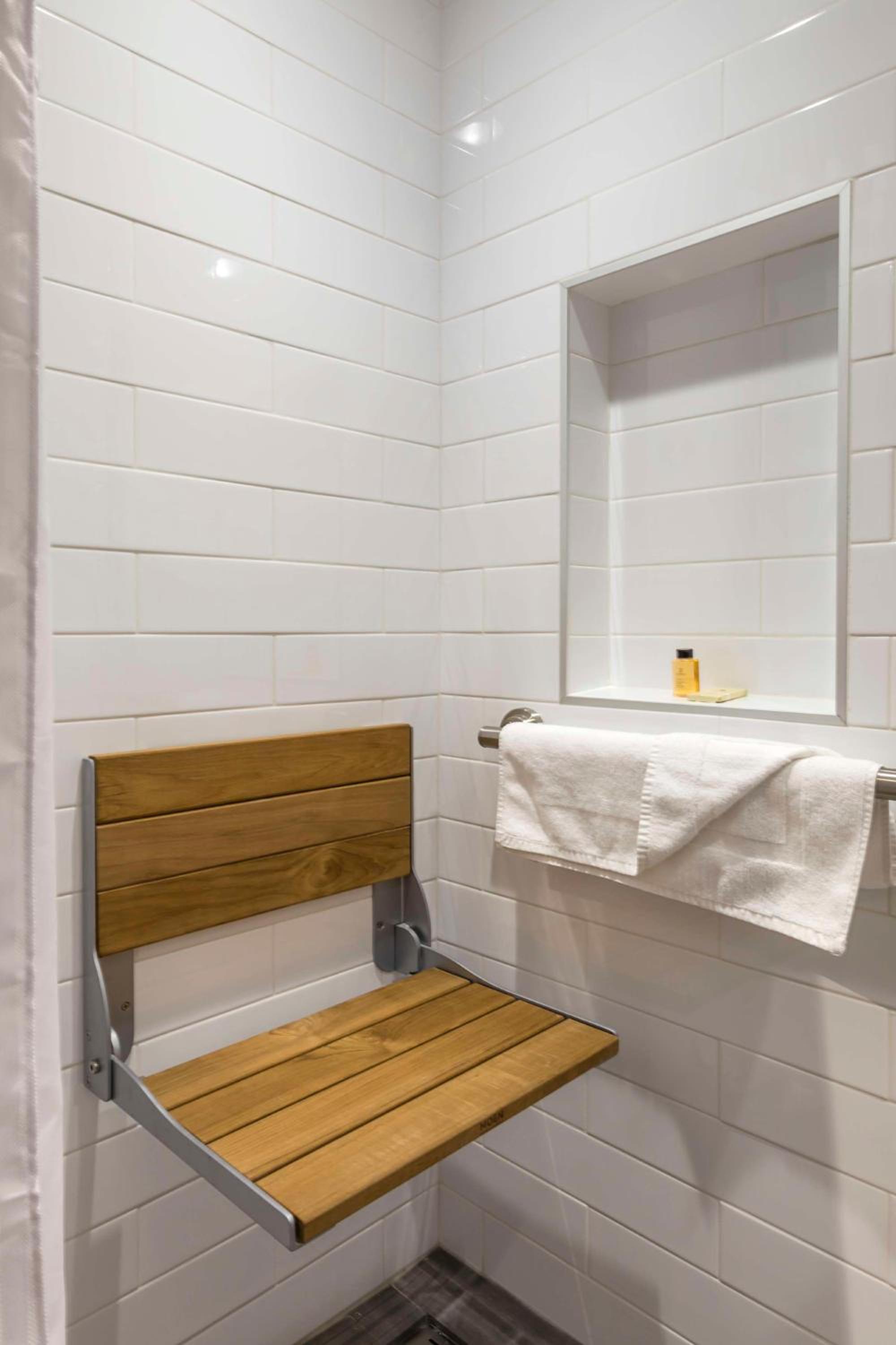 King Room with Roll-In Shower - Disability Access photo 2