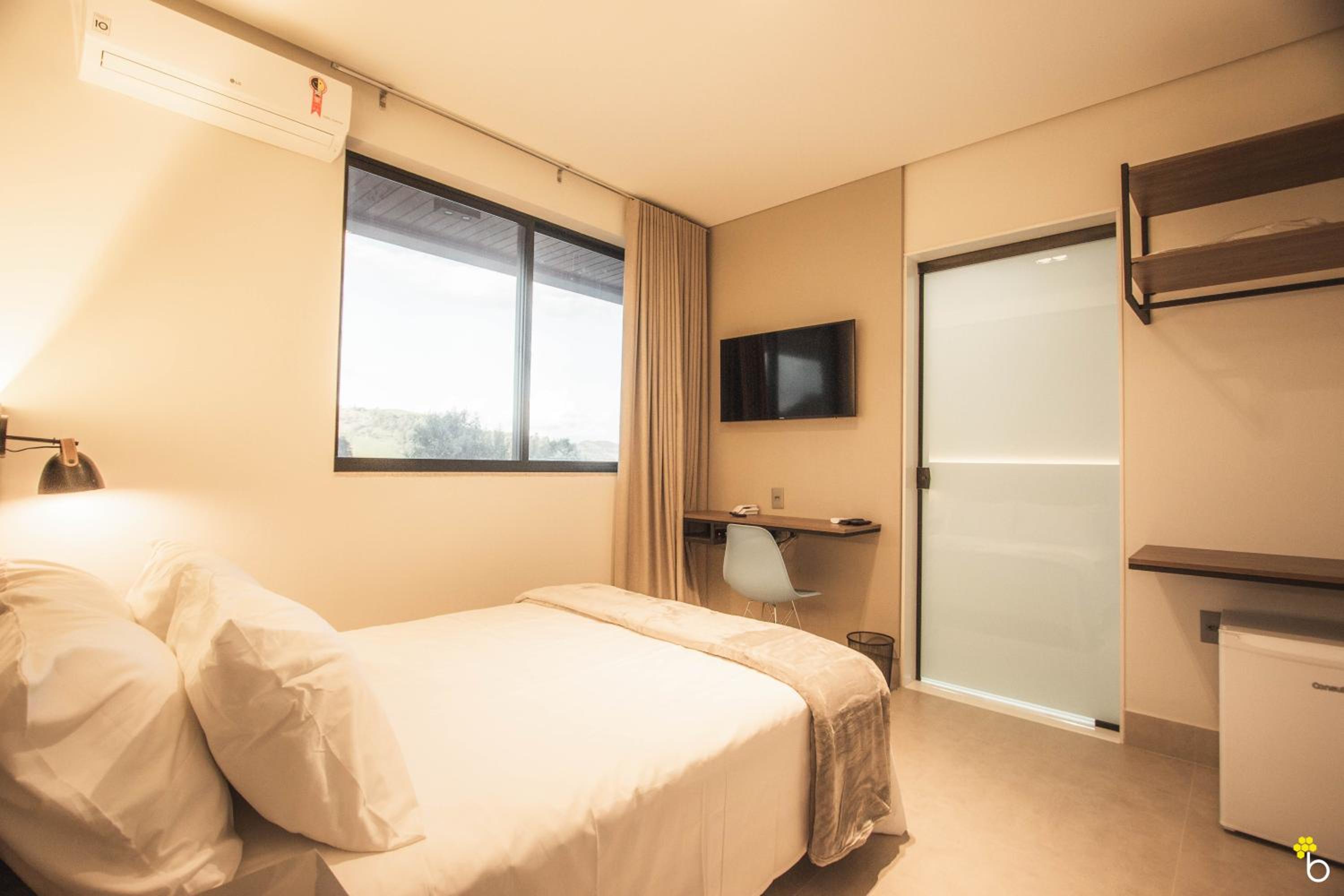 Executive Suite - Photo 2