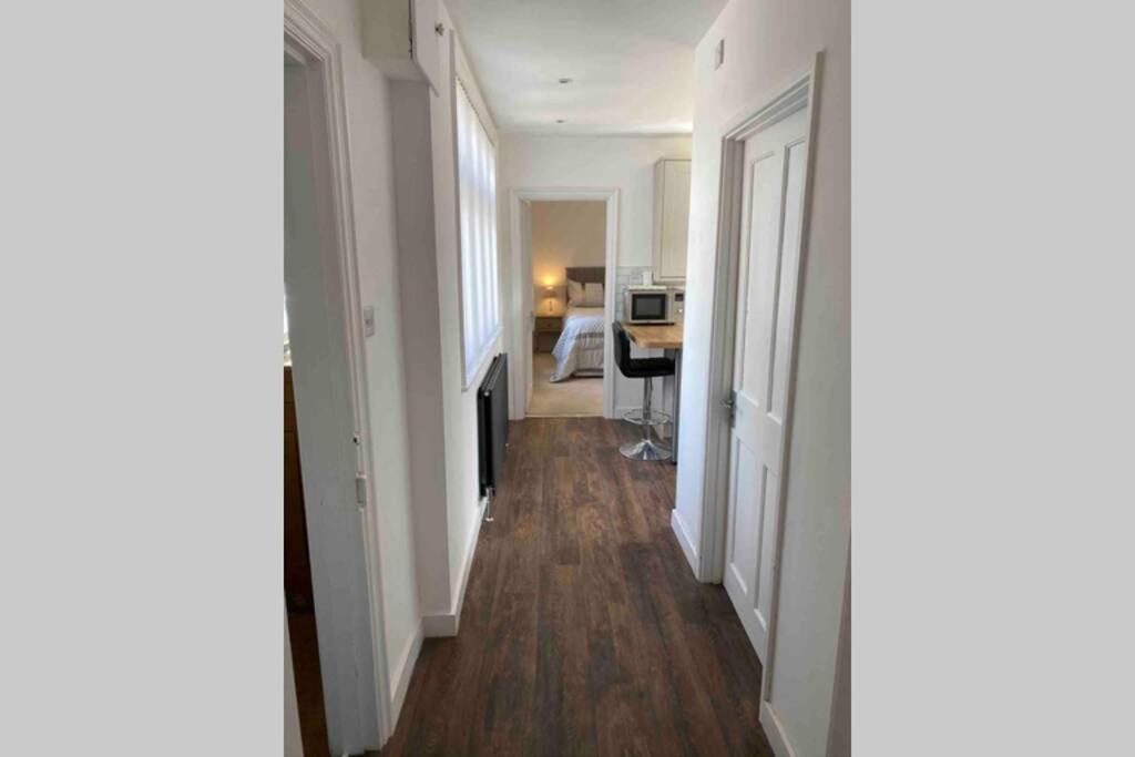 One-Bedroom Apartment - Photo 1