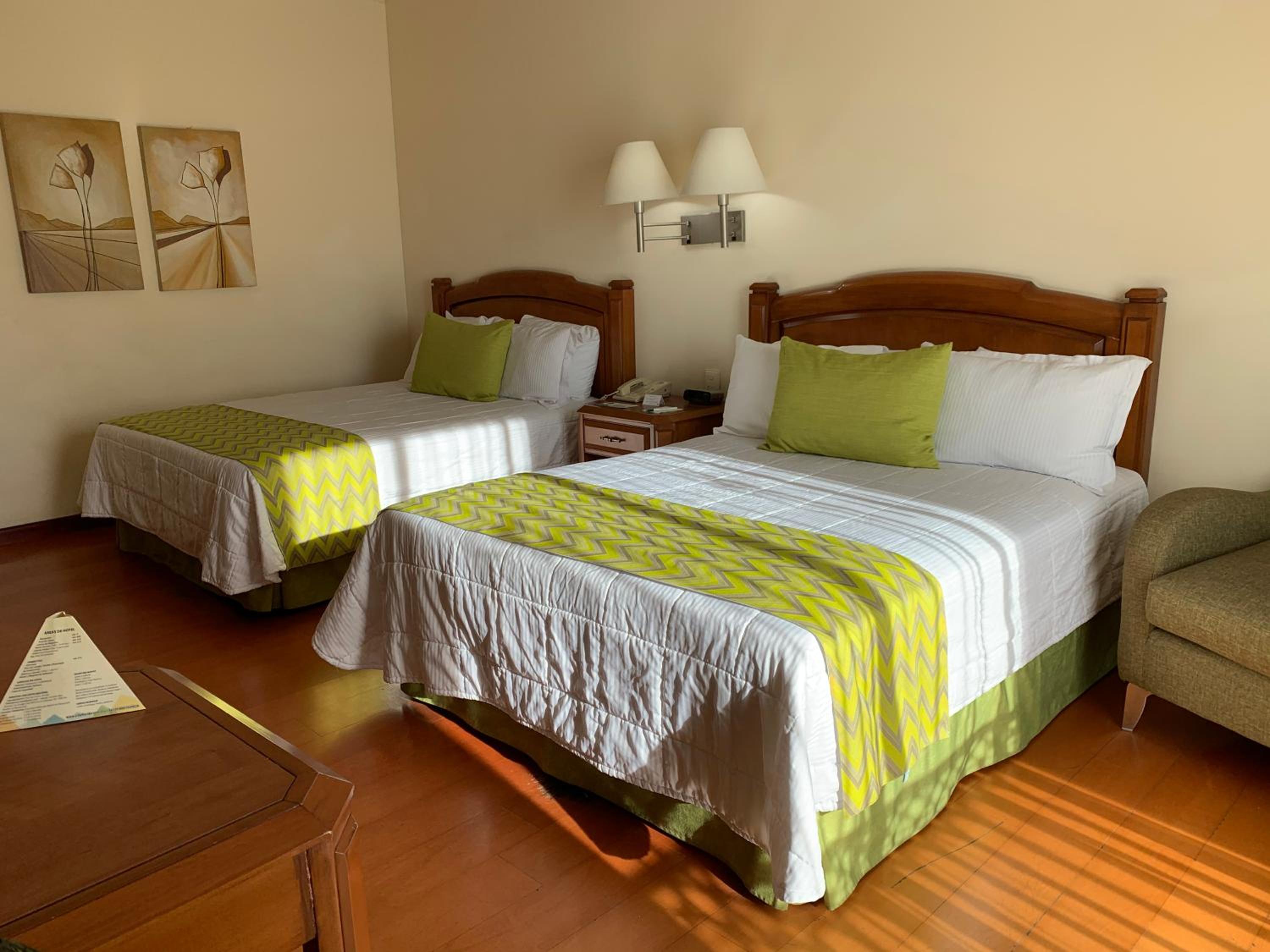 Double Room with Two Double Beds - Photo 5