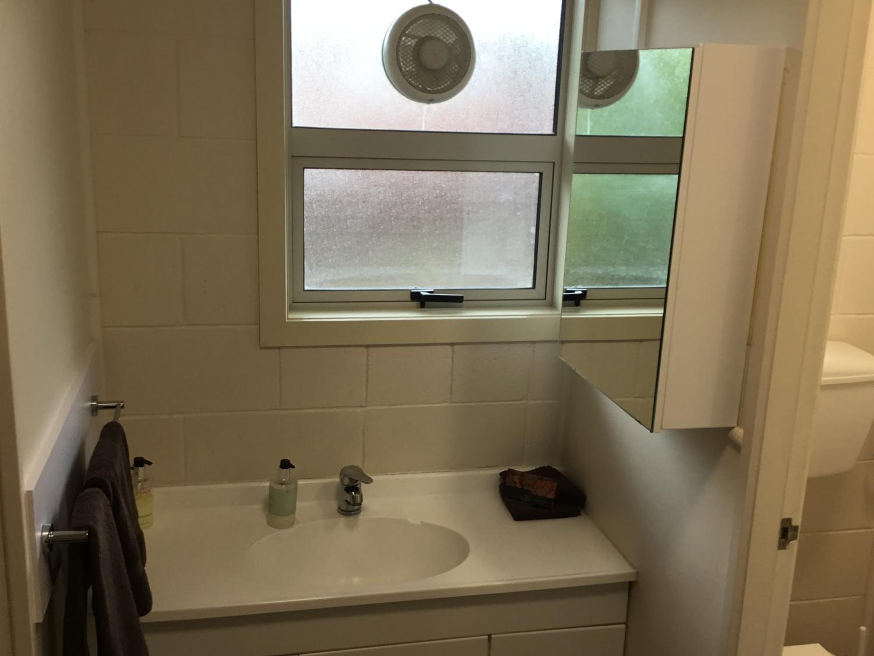 One-Bedroom Apartment - Photo 2