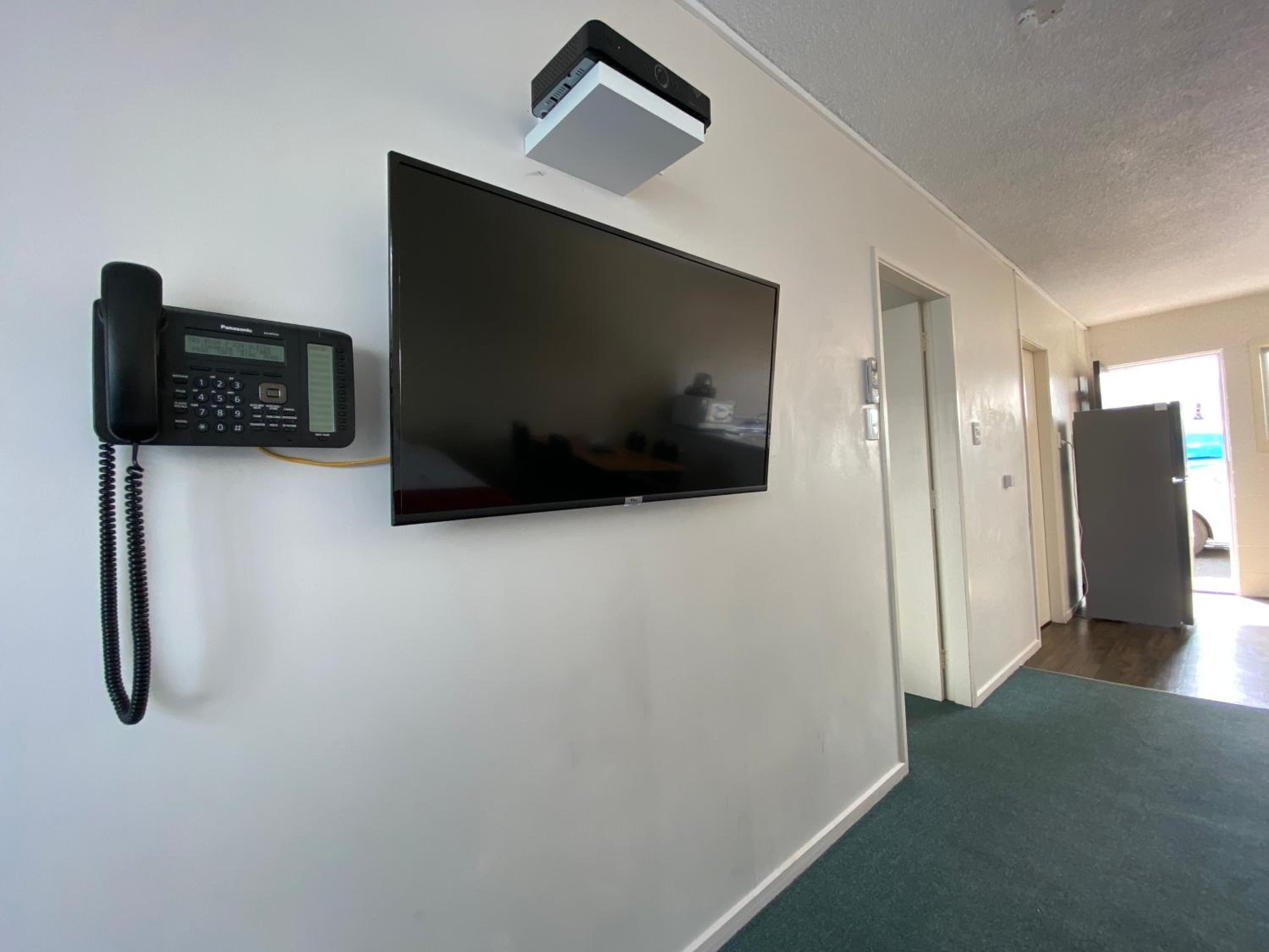 One-Bedroom Apartment - Photo 11