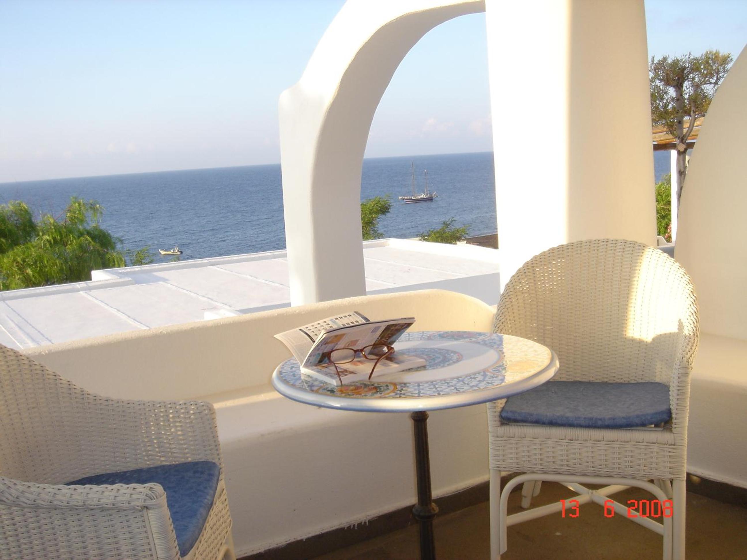 Double or Twin Room with Sea View - Photo 4
