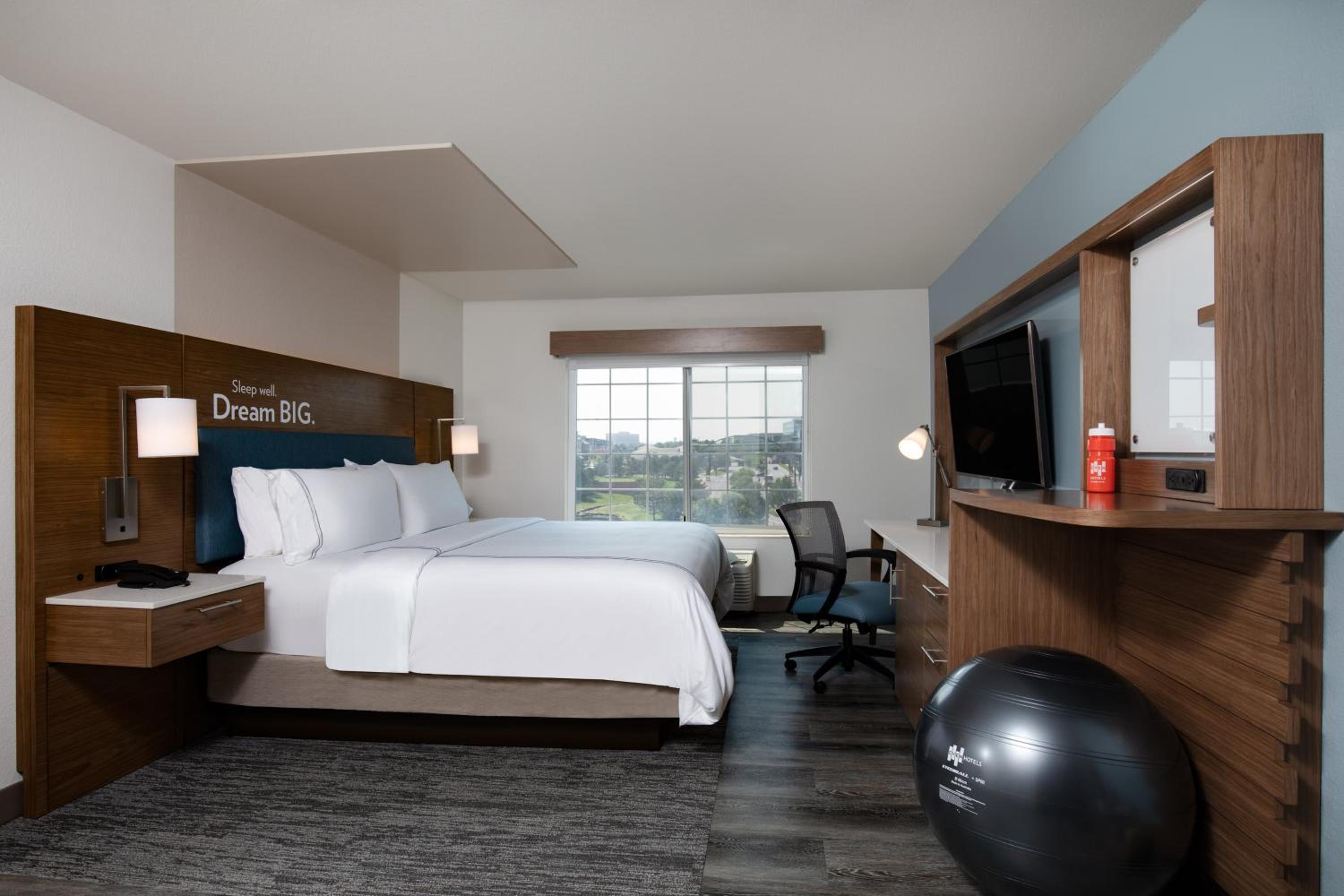 Standard King Room - Photo 1