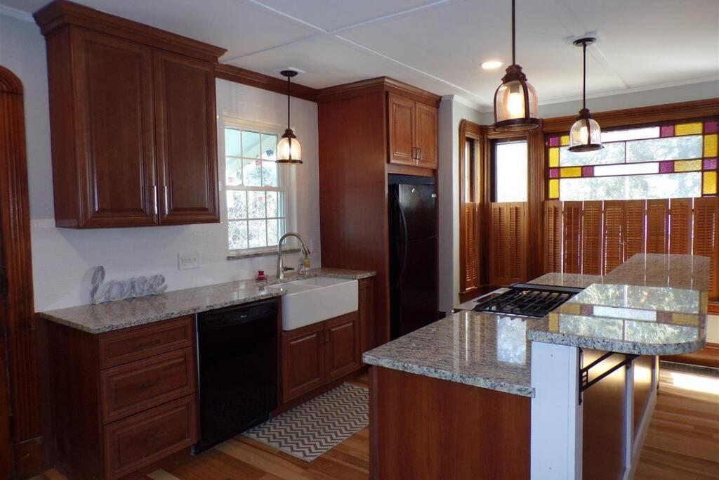 Four-Bedroom House - Photo 33