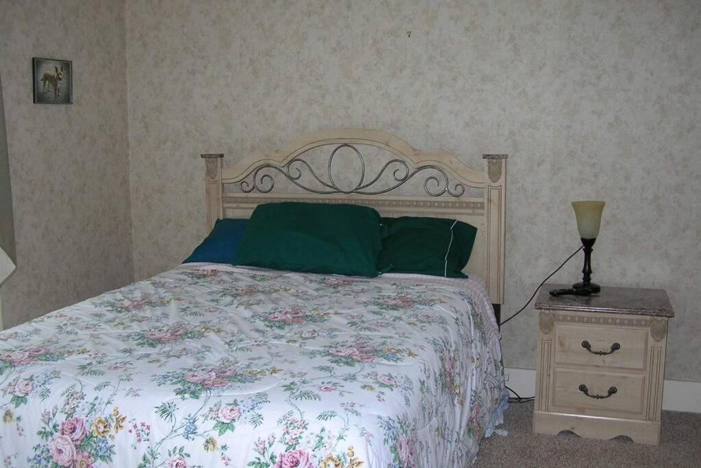 Four-Bedroom House - Photo 3